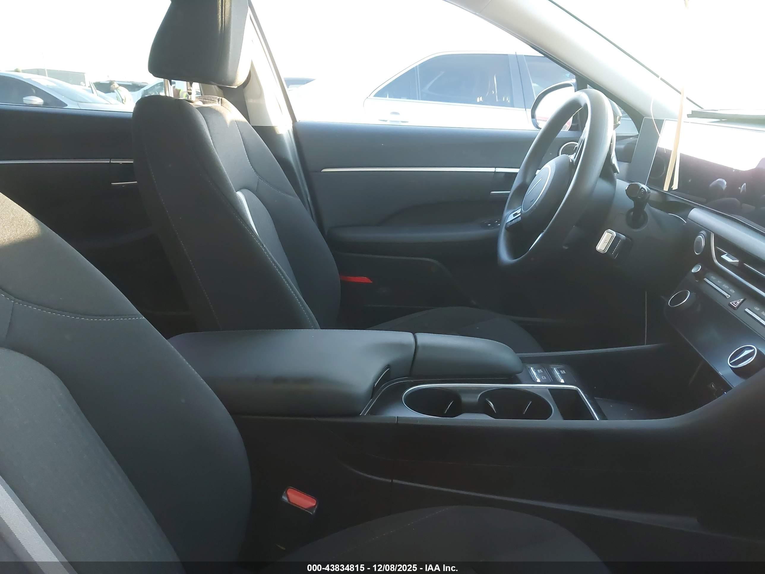 HYUNDAI SONATA image 5