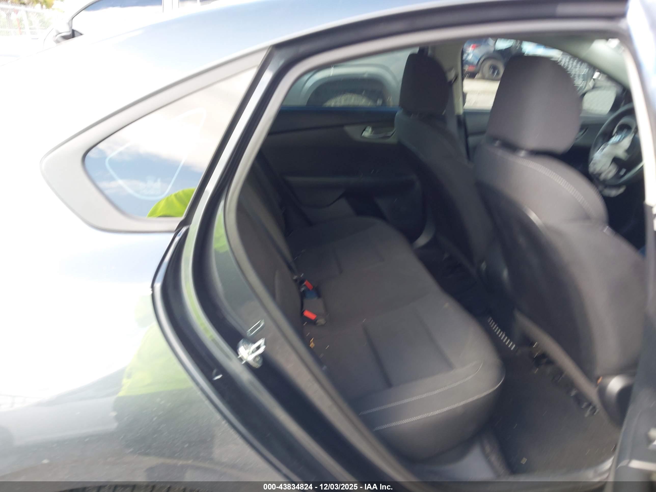 KIA FORTE image 8
