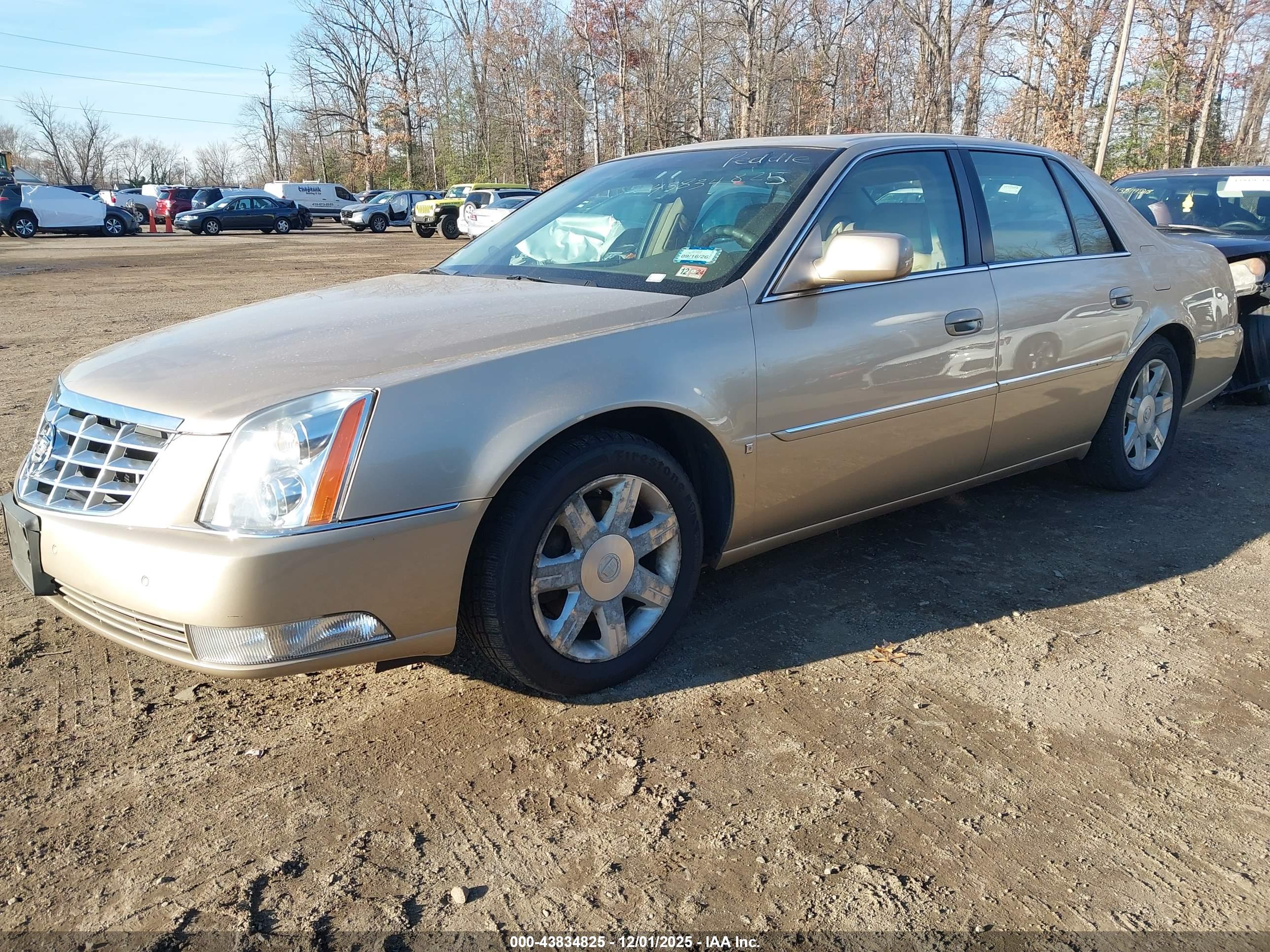 CADILLAC DTS image 2