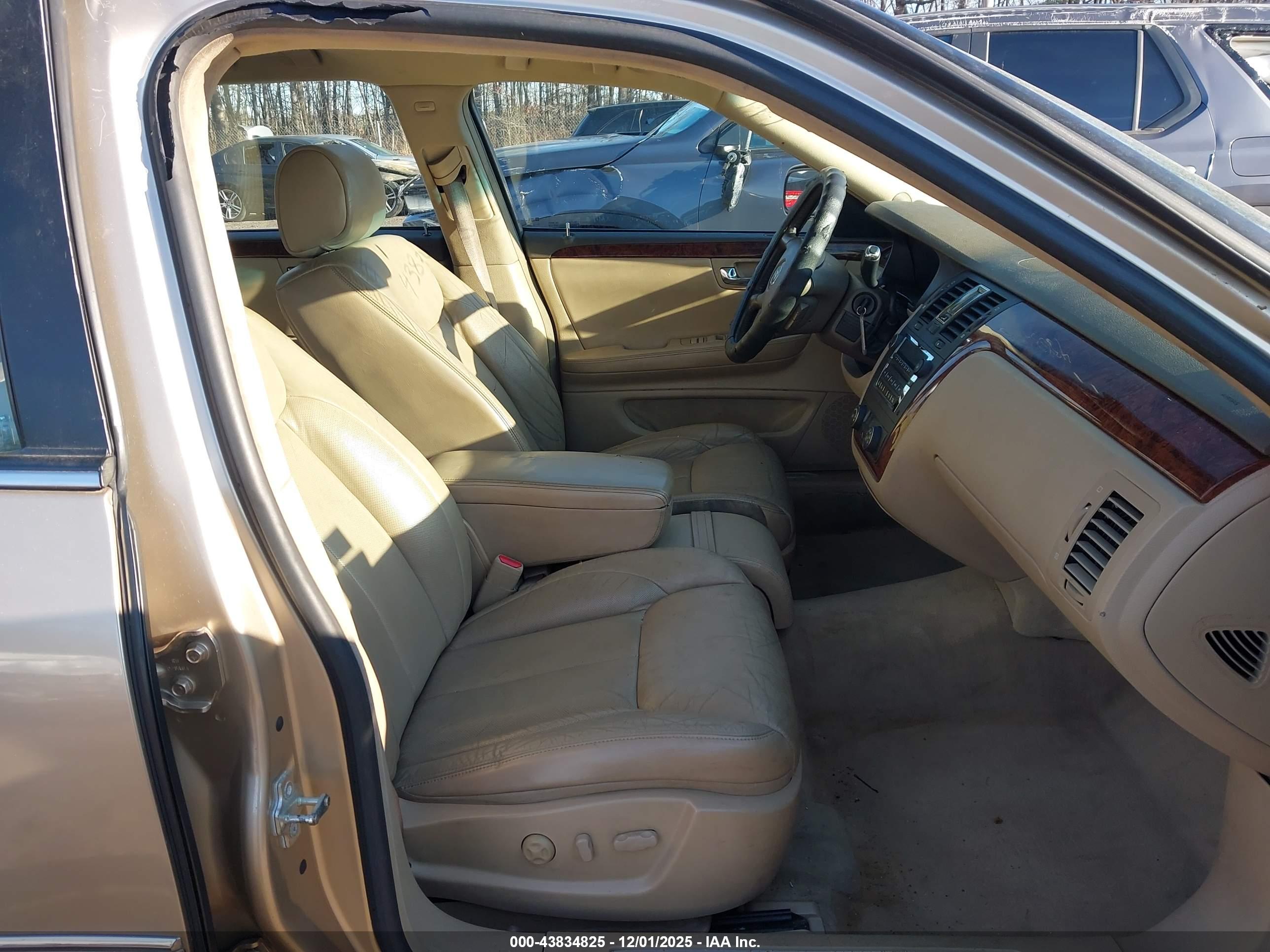 CADILLAC DTS image 5
