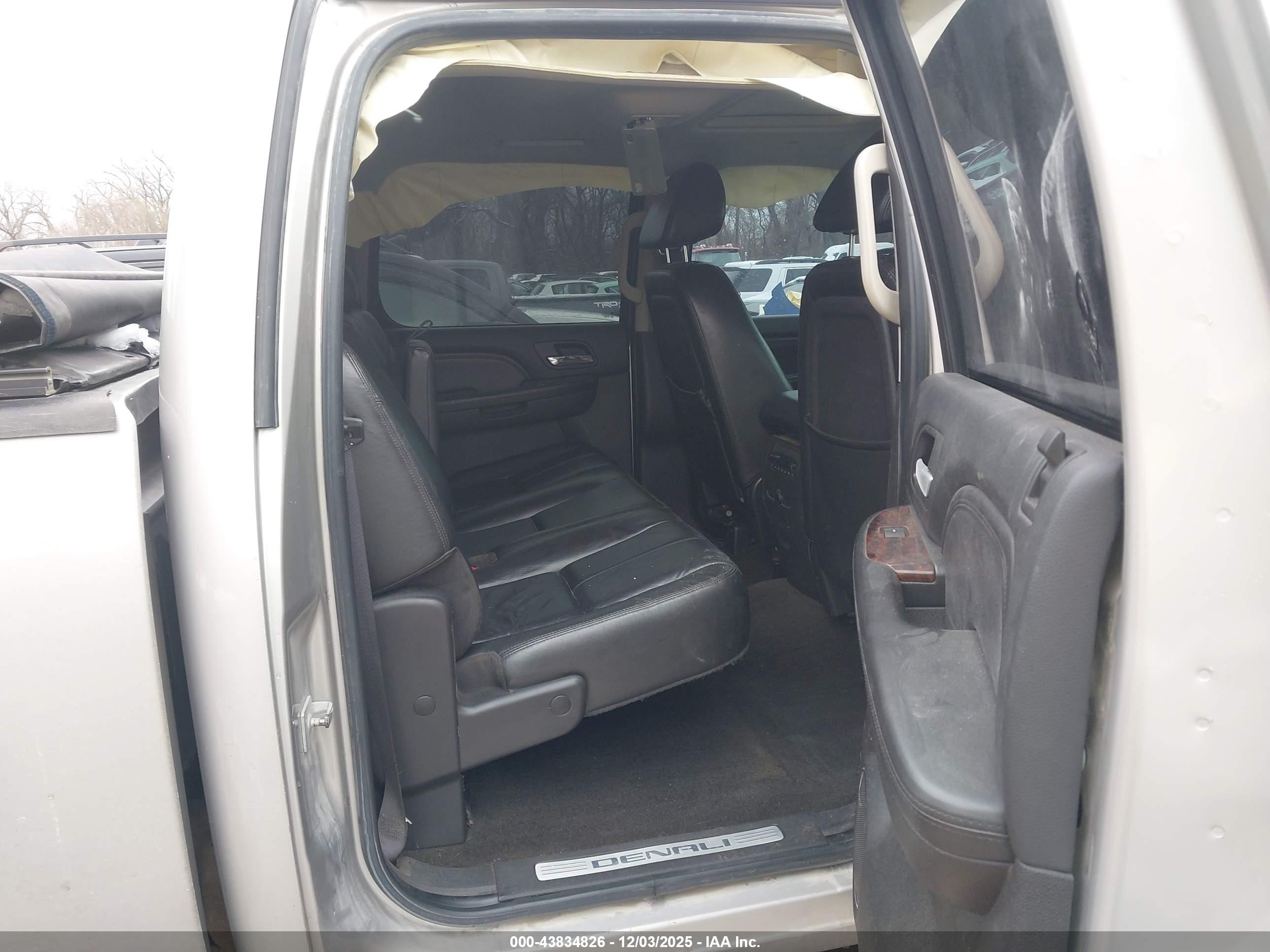 GMC SIERRA image 8