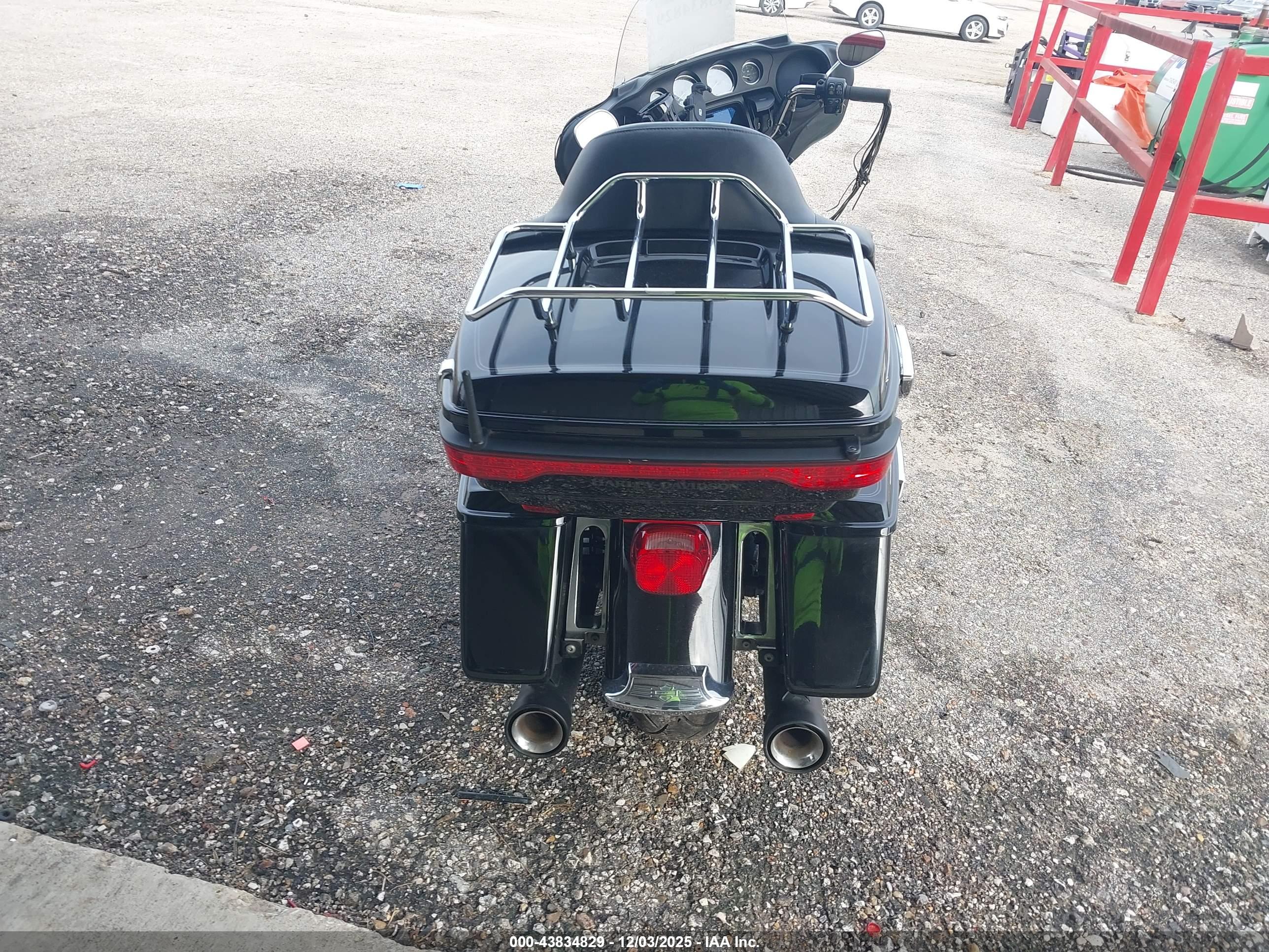 HARLEY-DAVIDSON FLHTCU image 6