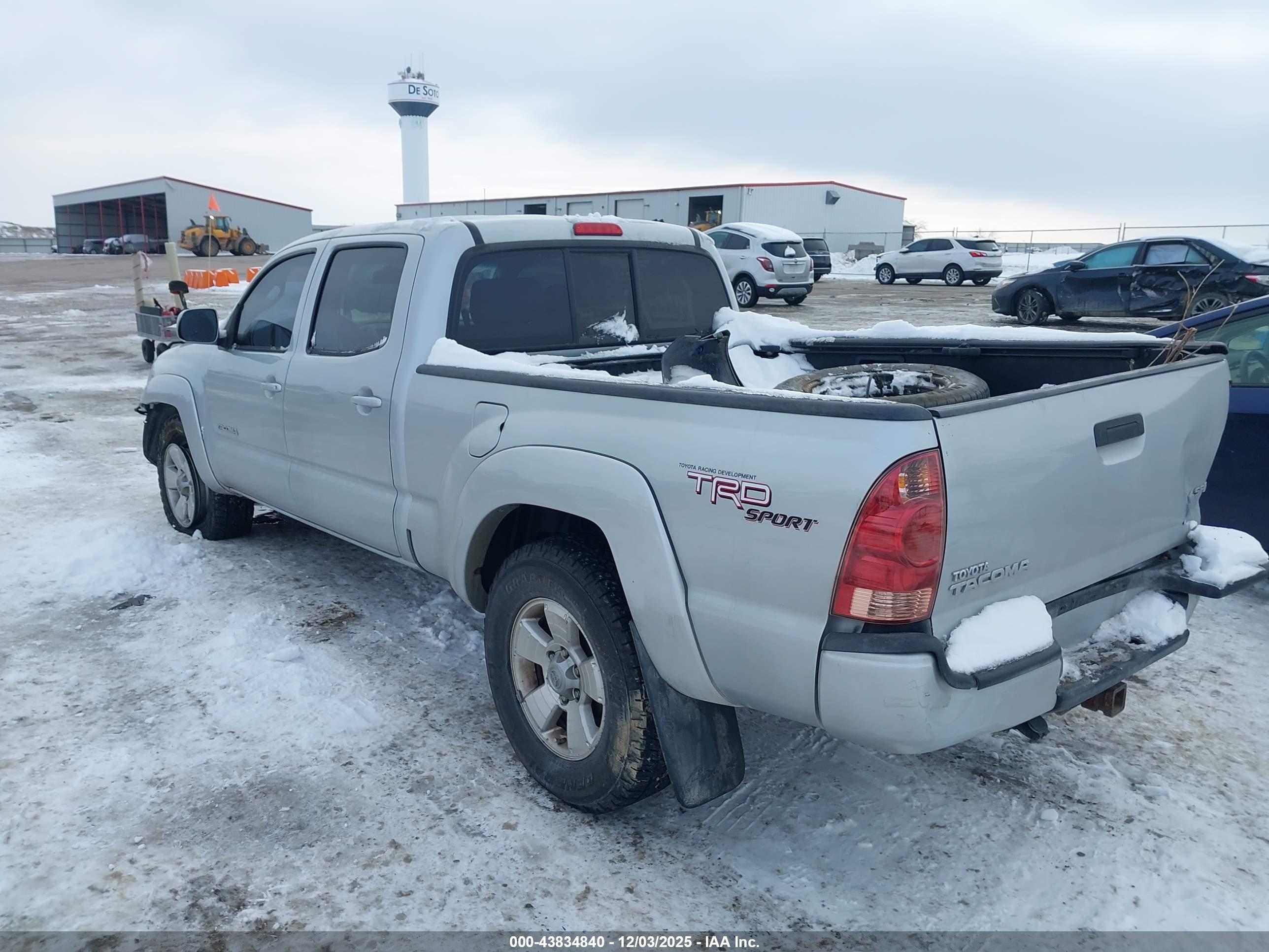 TOYOTA TACOMA image 3