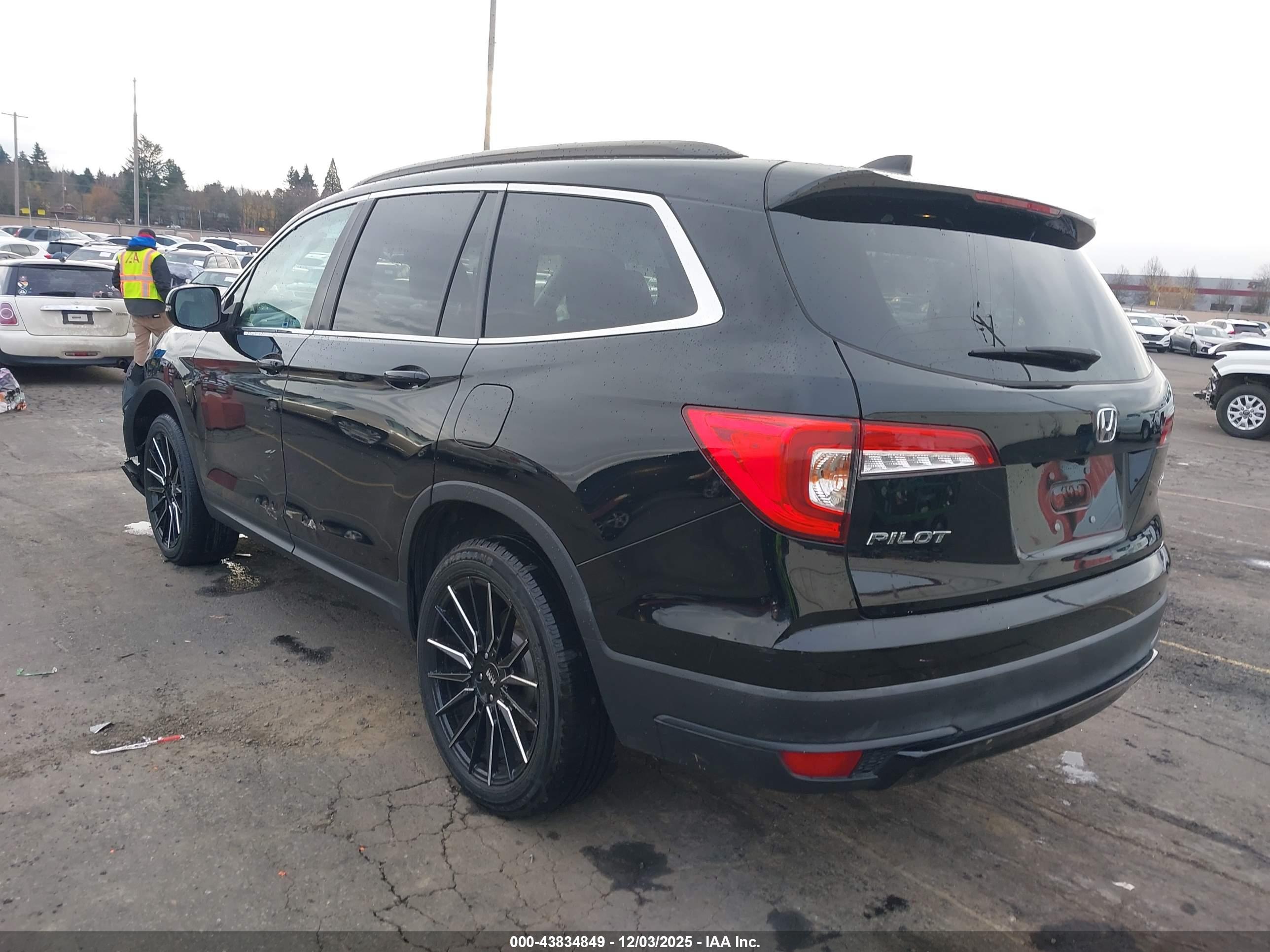HONDA PILOT image 3