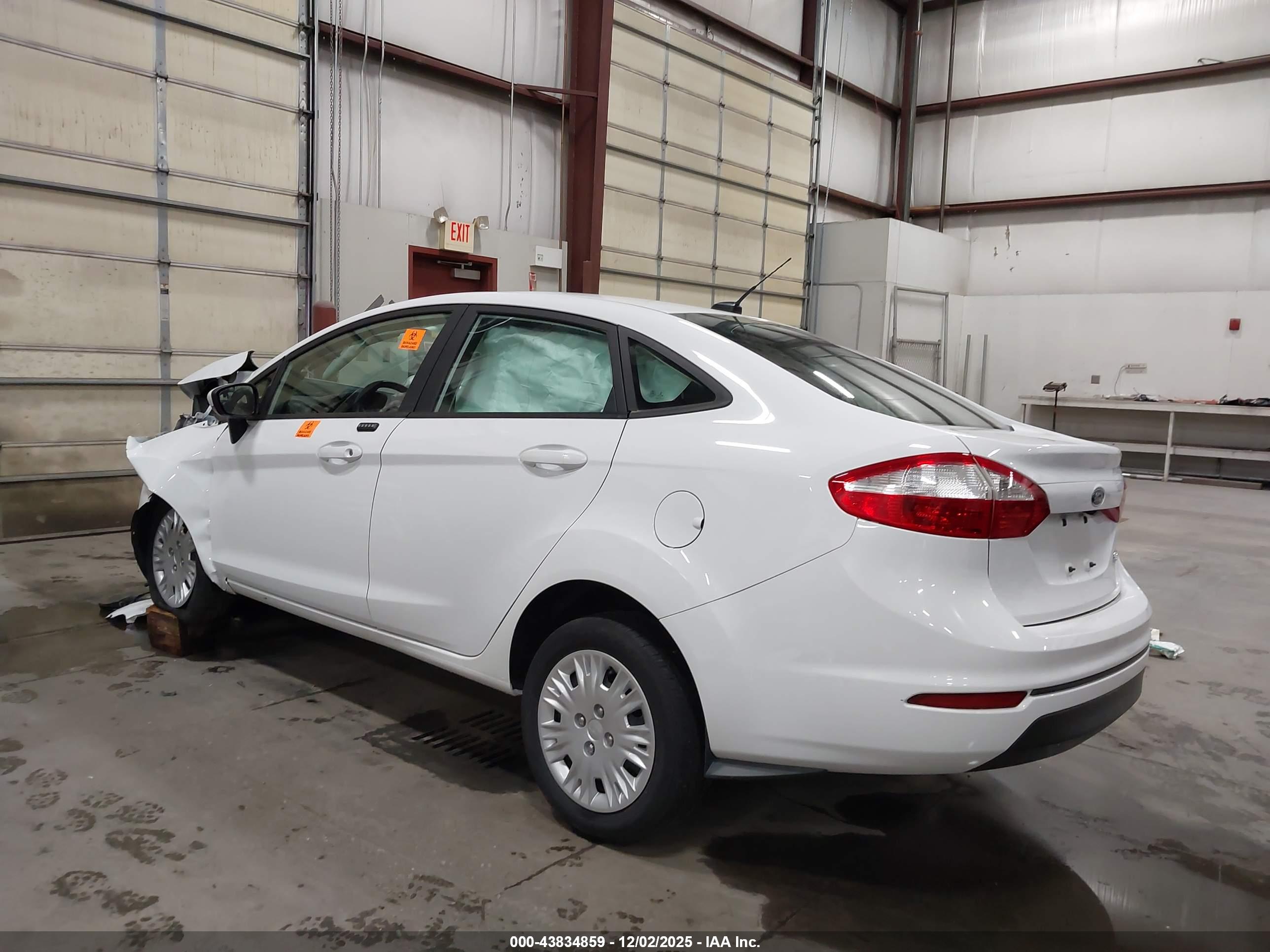 FORD FIESTA image 3