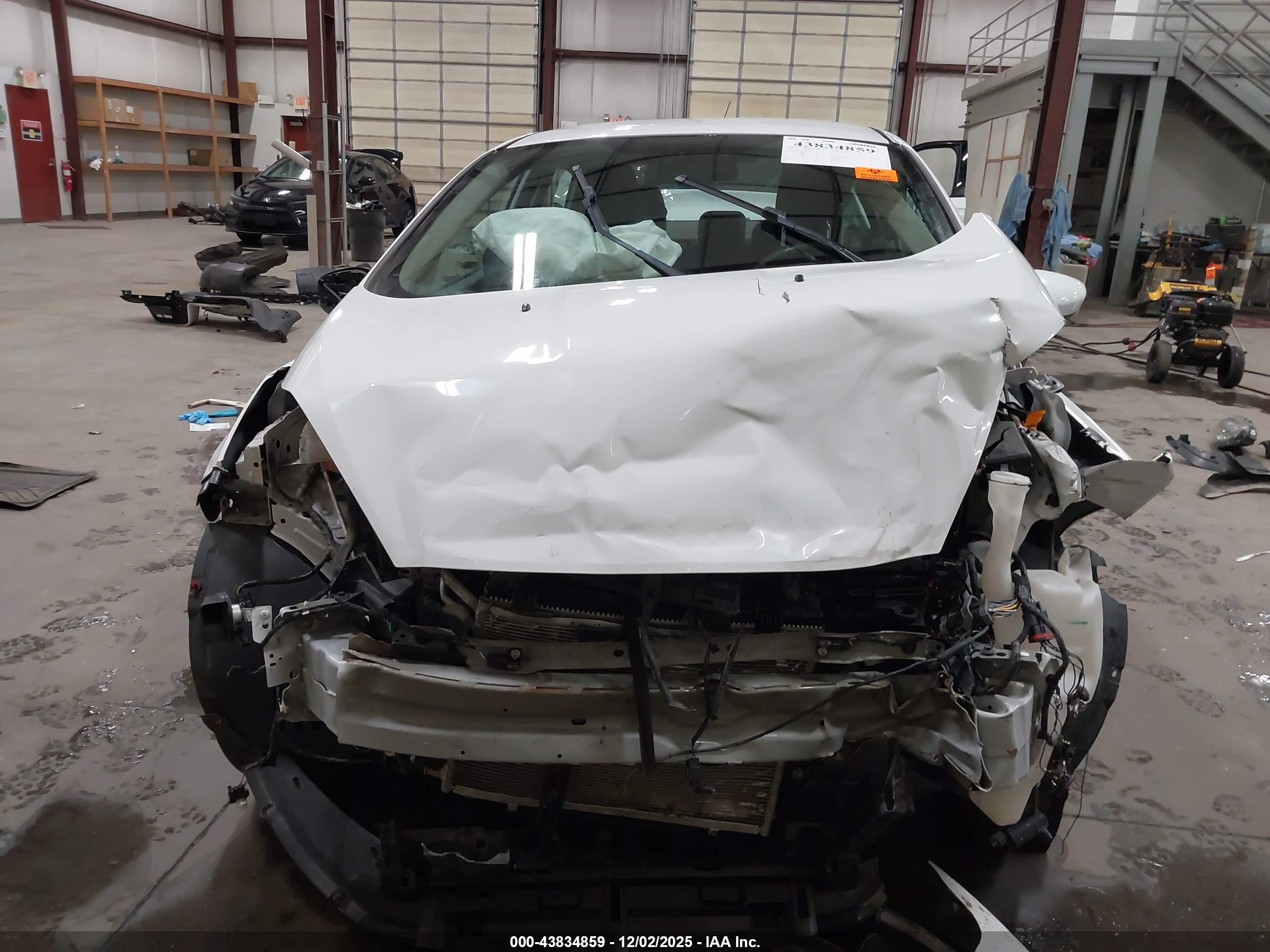 FORD FIESTA image 6
