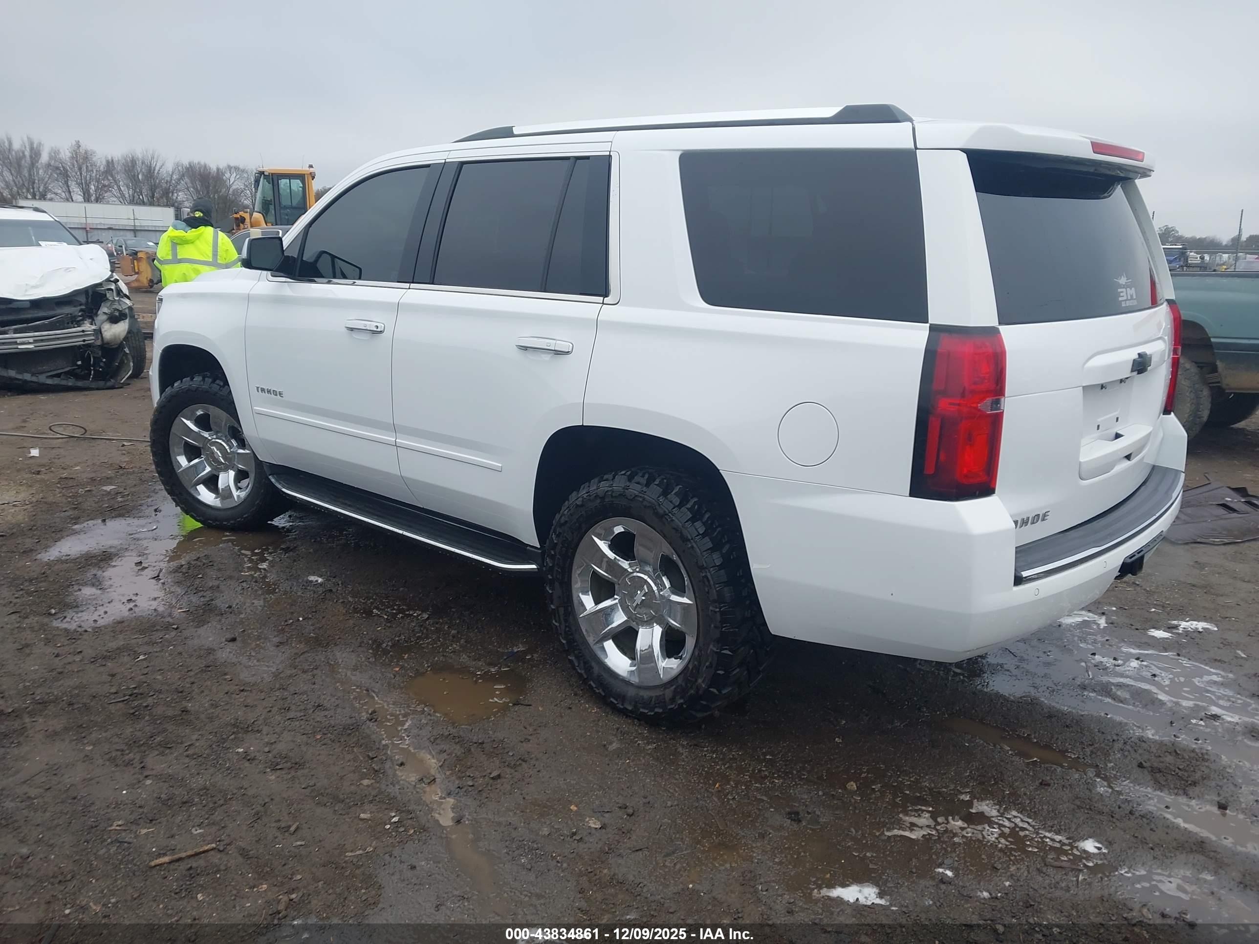 CHEVROLET TAHOE image 3