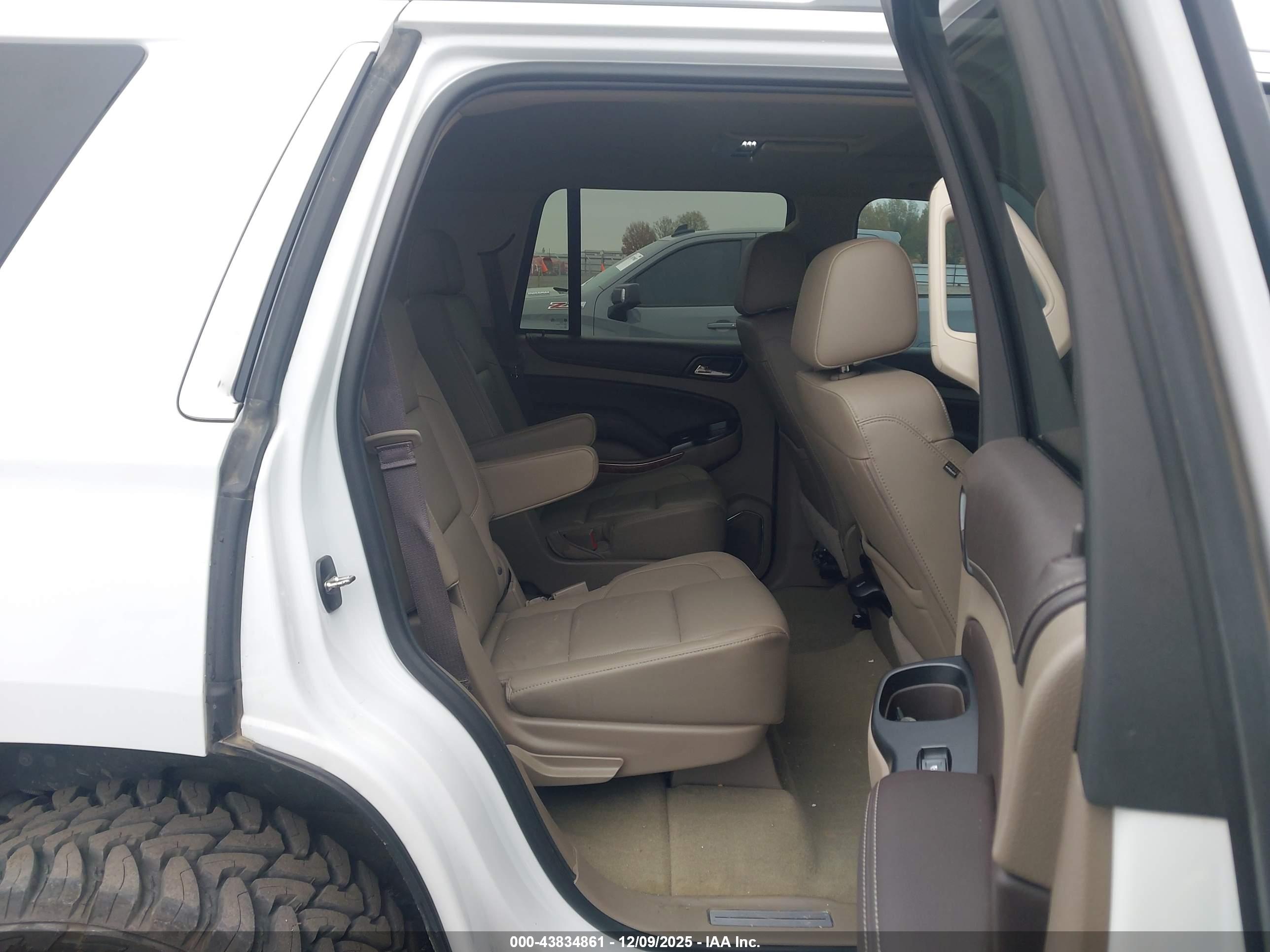 CHEVROLET TAHOE image 8