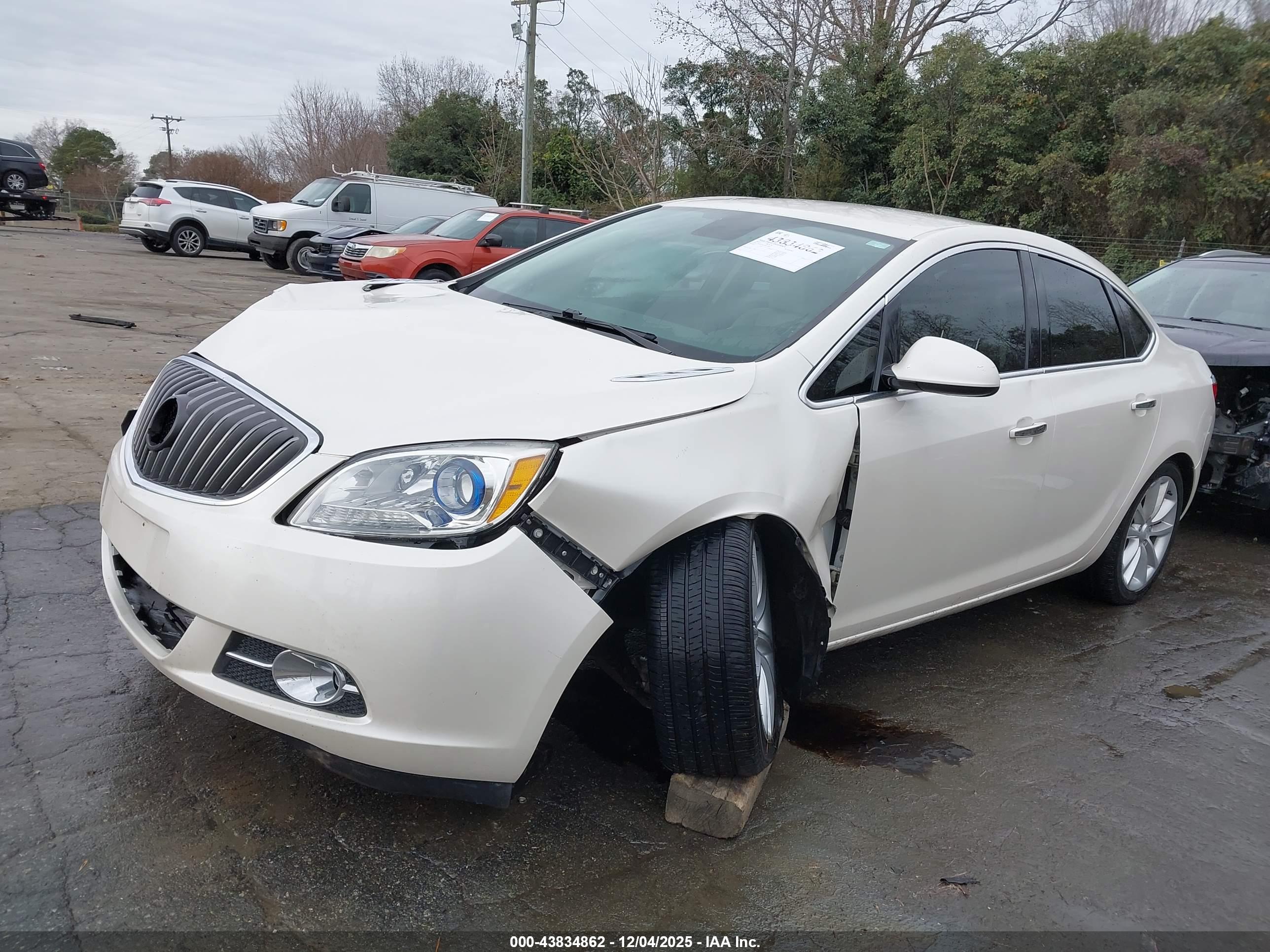 BUICK VERANO image 2