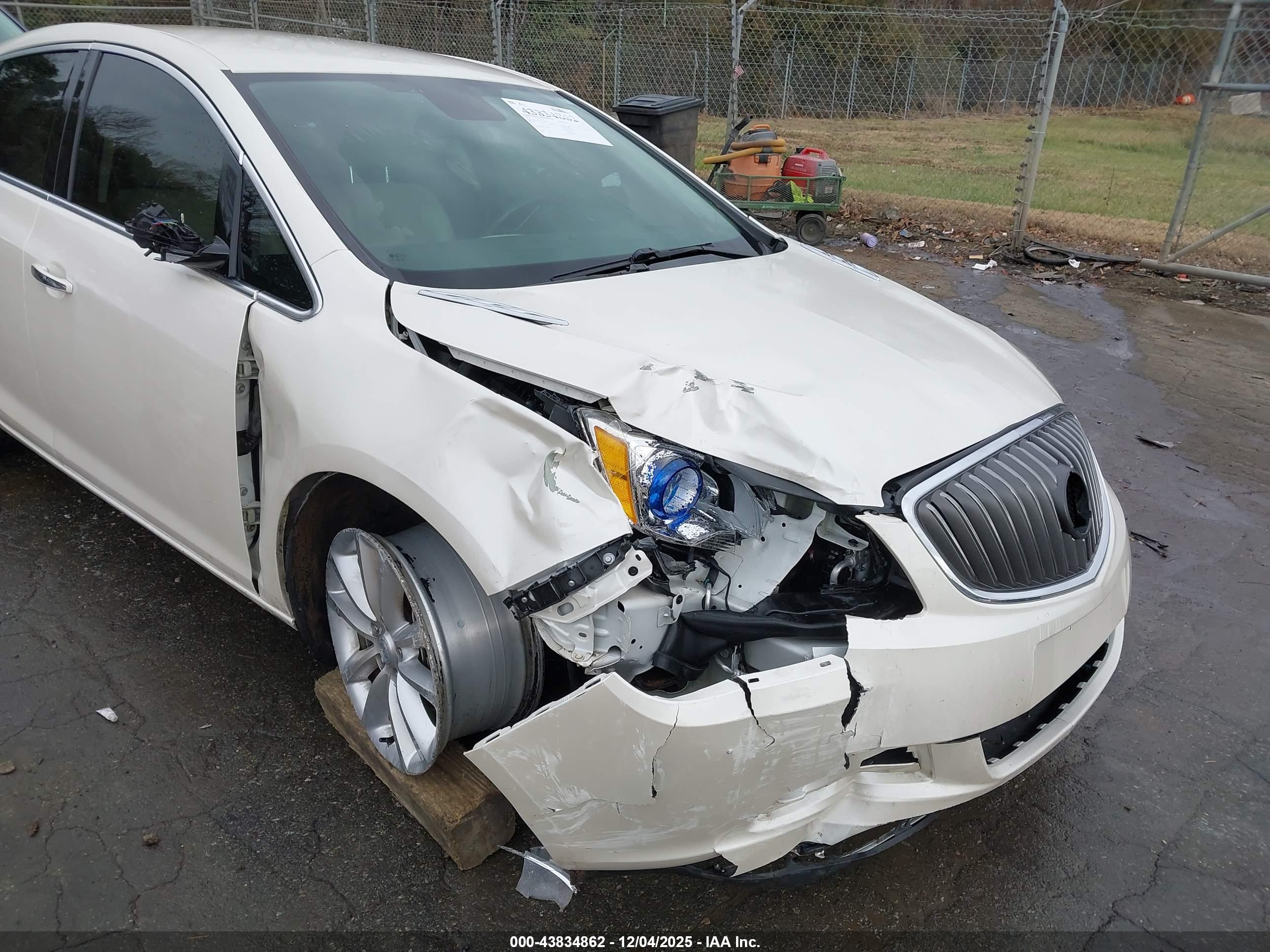 BUICK VERANO image 6