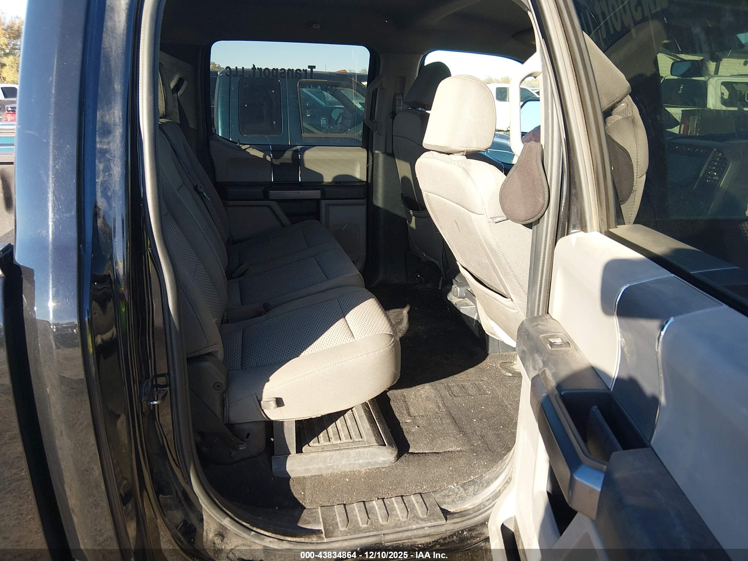 FORD F-350 image 8
