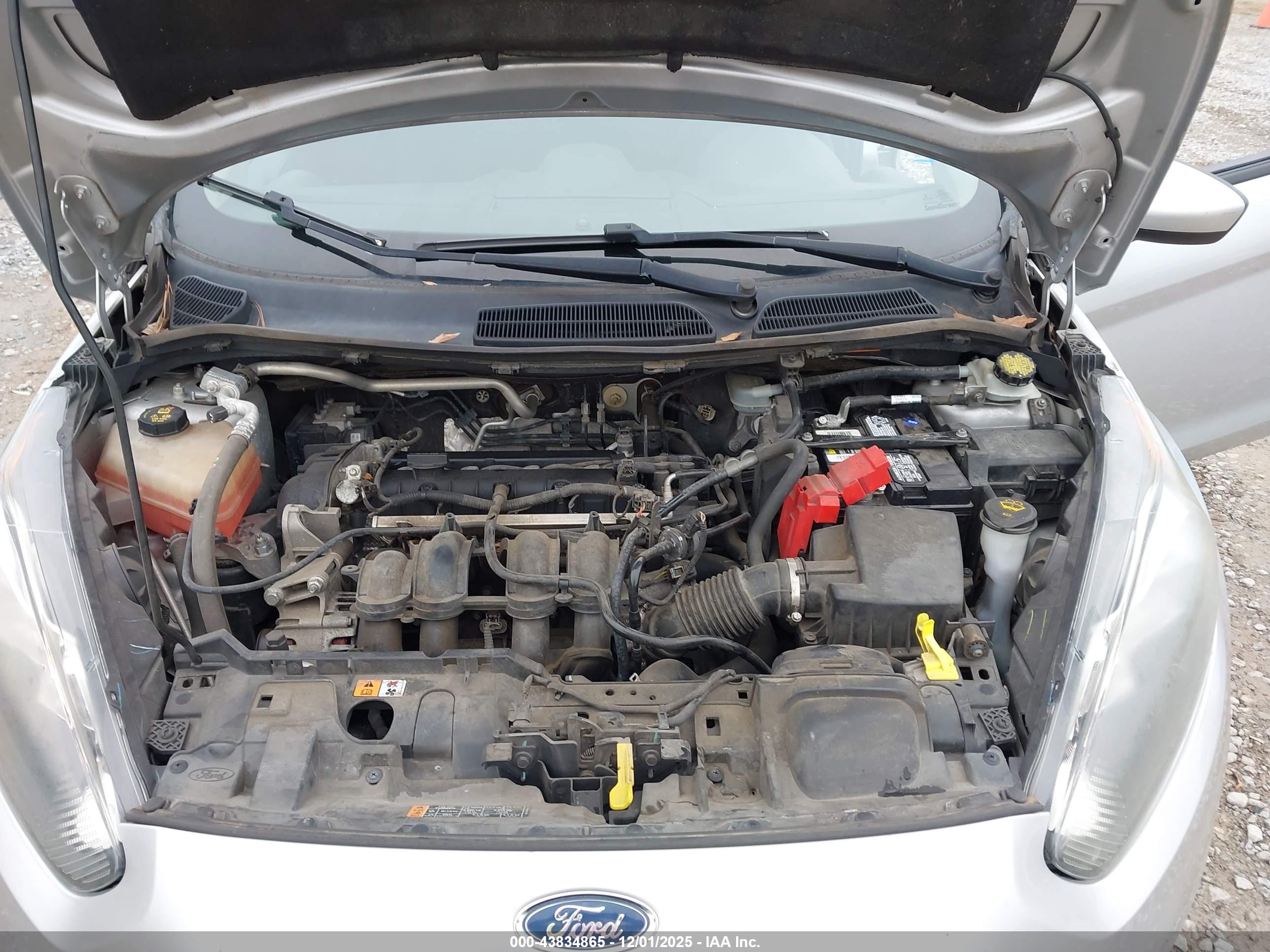 FORD FIESTA image 10