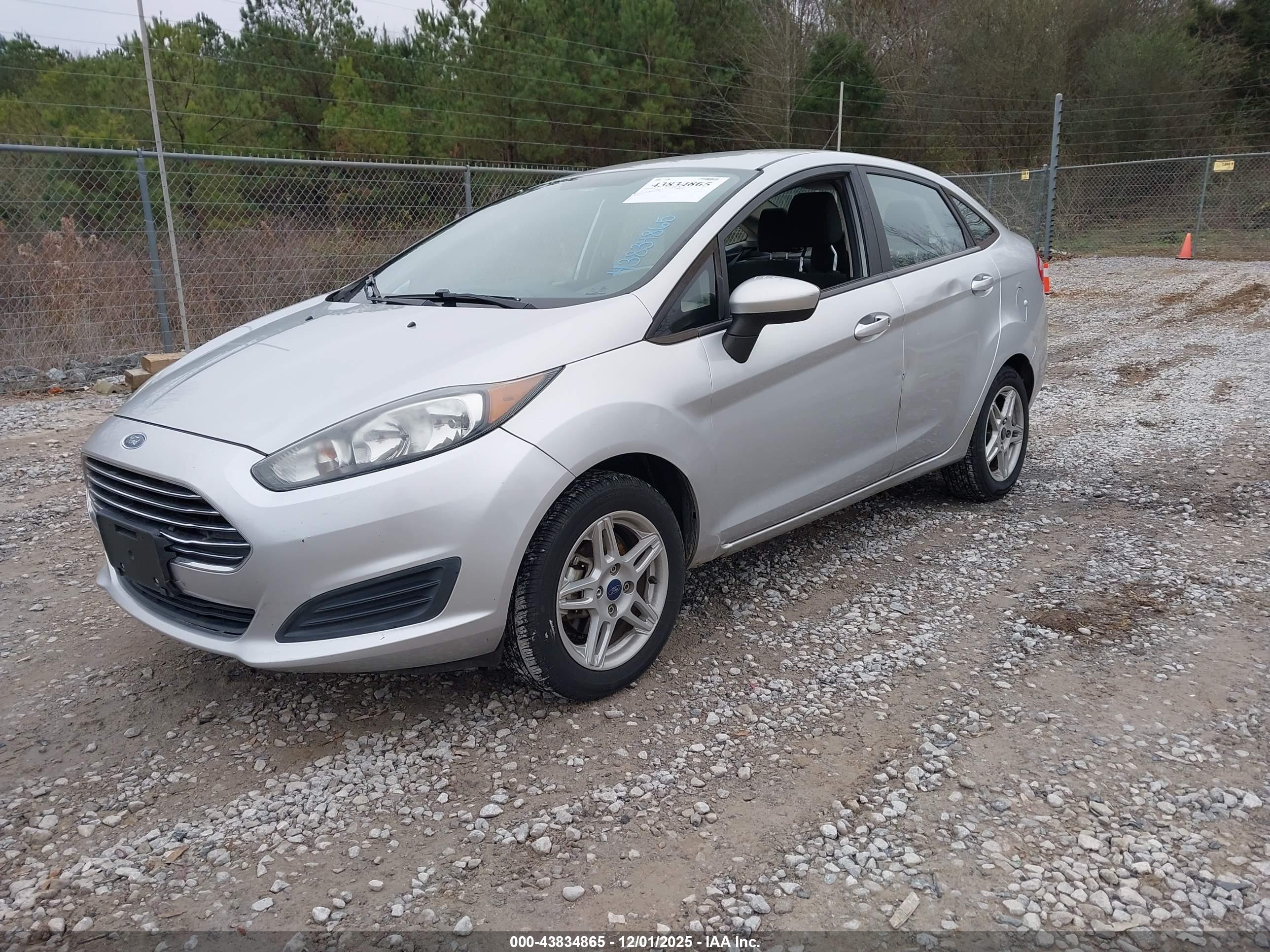 FORD FIESTA image 2