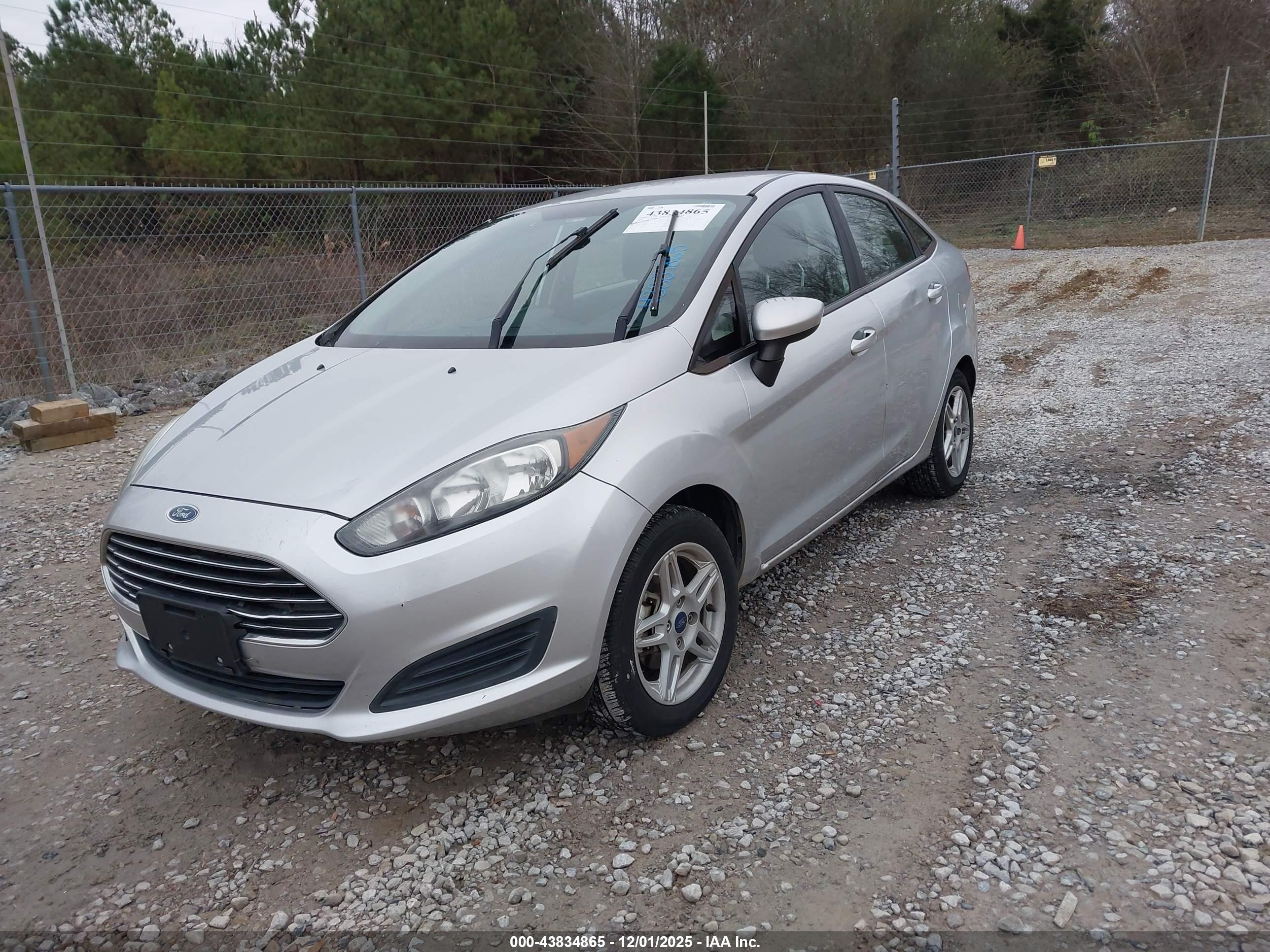 FORD FIESTA image 6