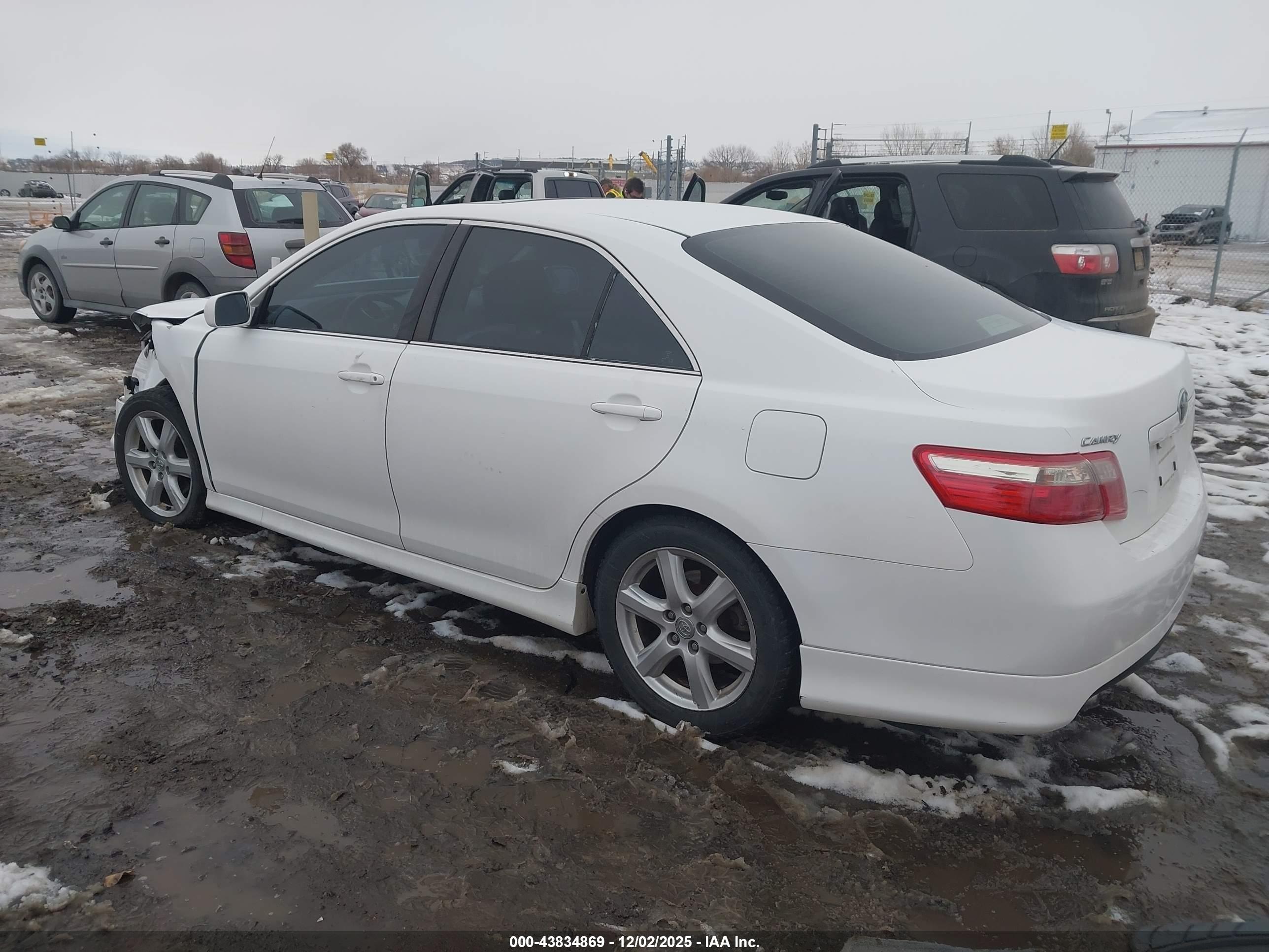 TOYOTA CAMRY image 3