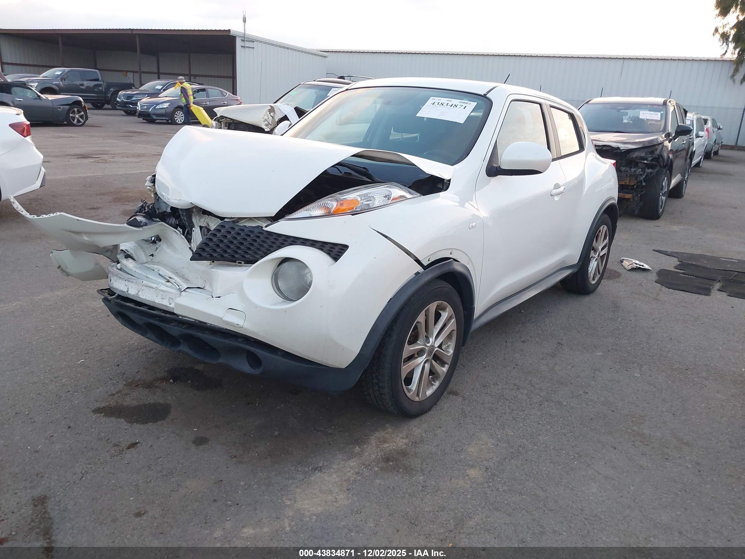 NISSAN JUKE image 2