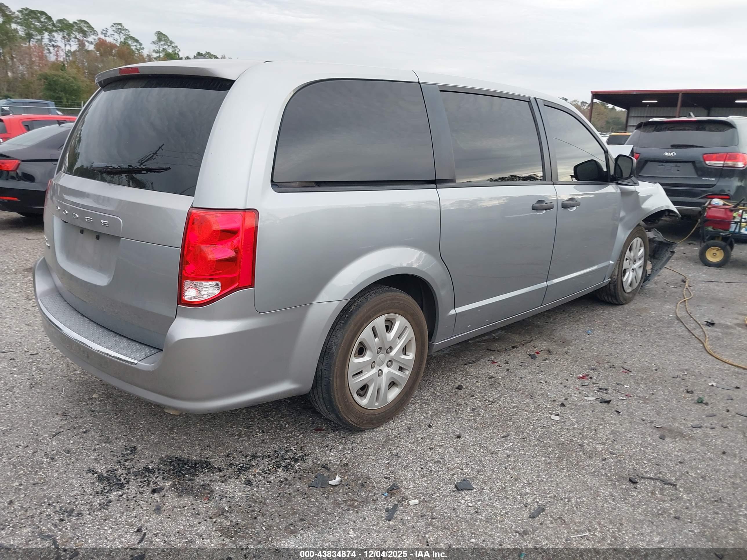 DODGE GRAND image 4