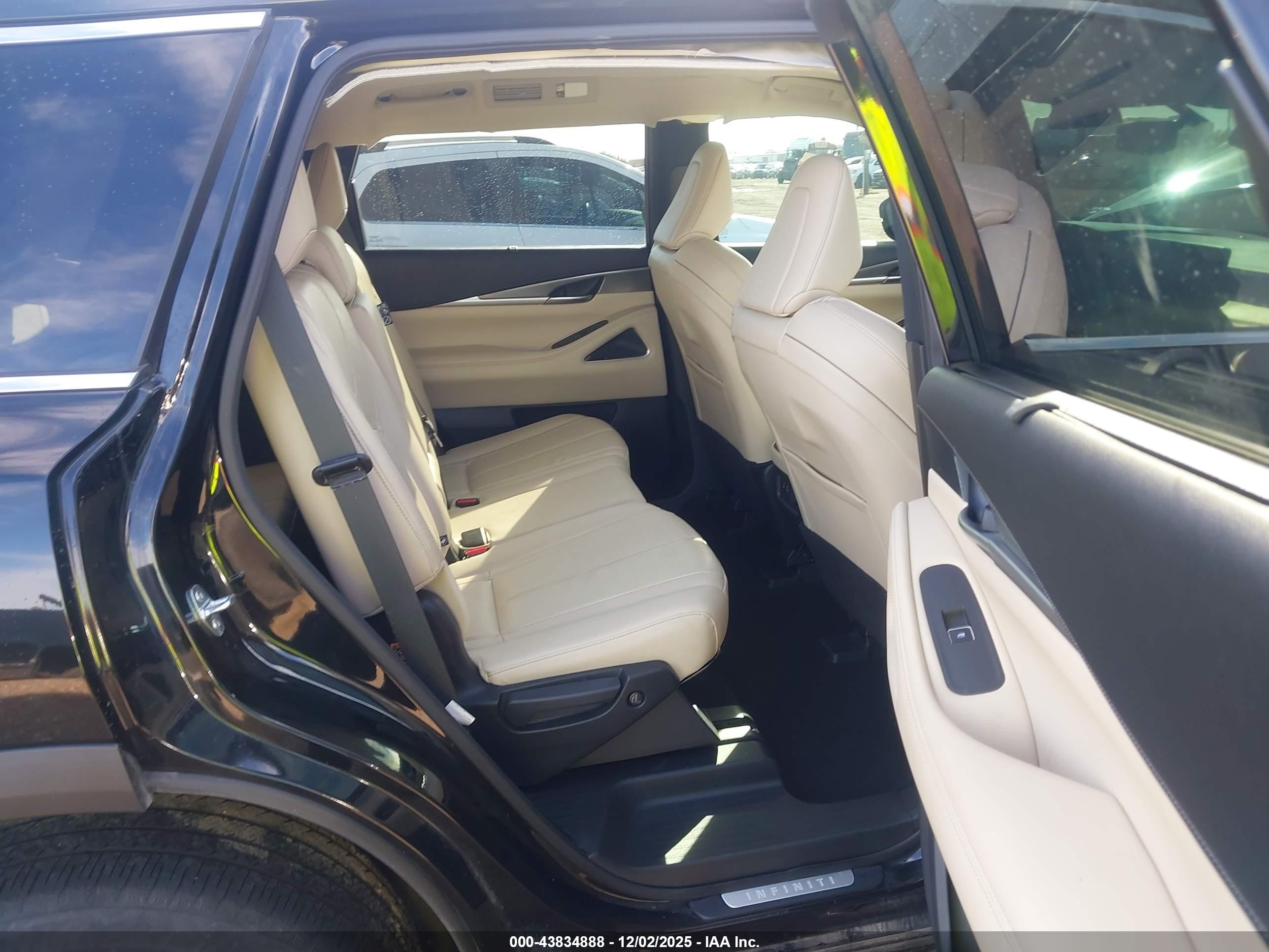 INFINITI QX60 image 8