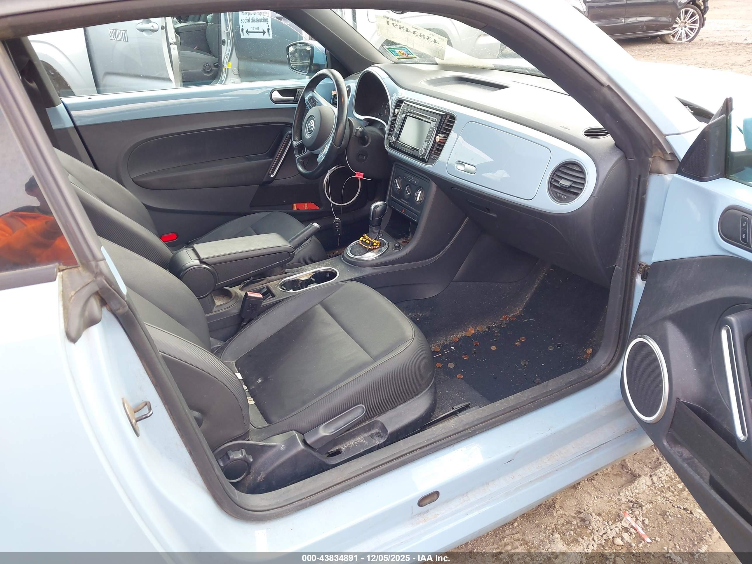 VOLKSWAGEN BEETLE image 5