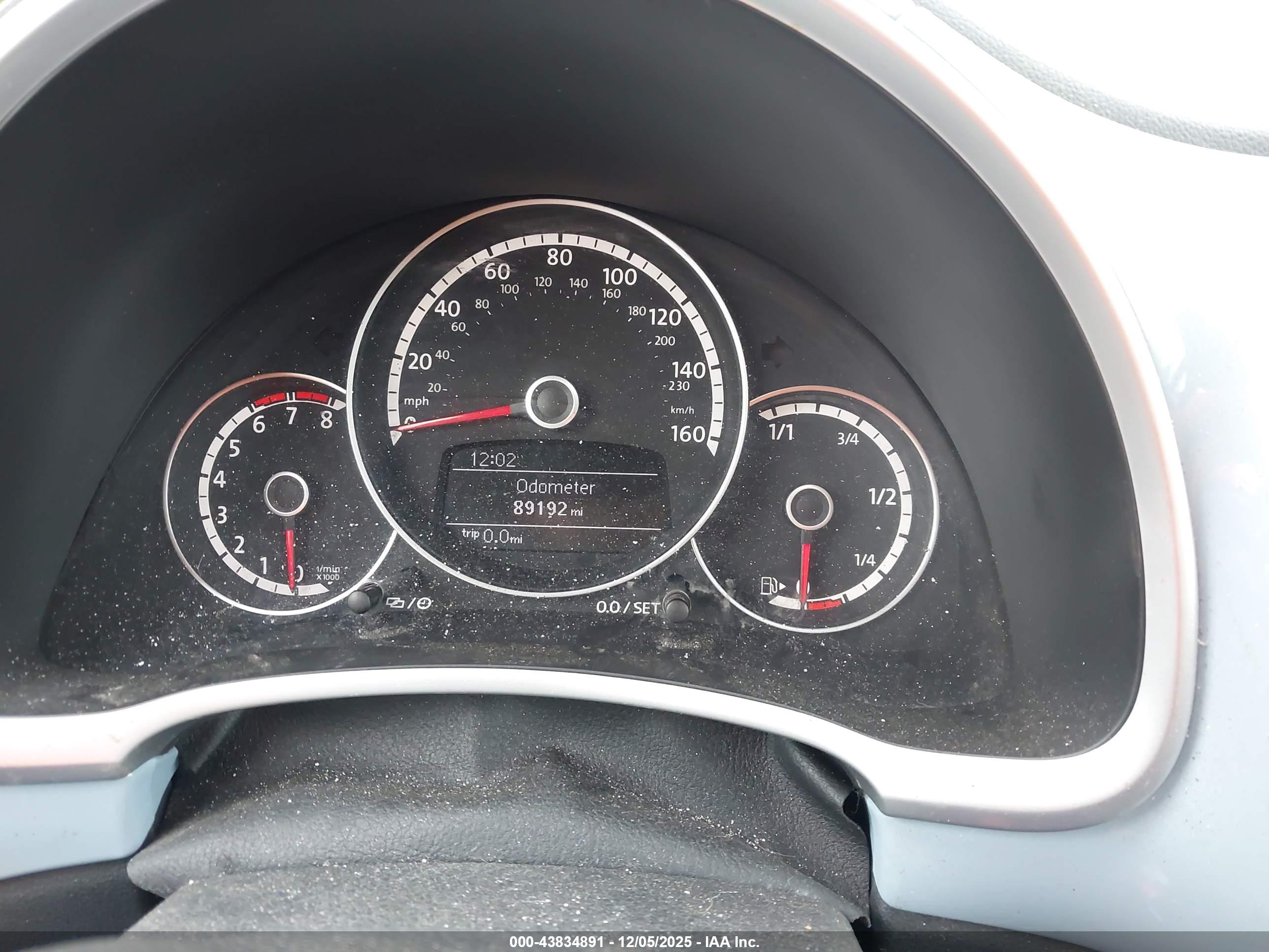 VOLKSWAGEN BEETLE image 7
