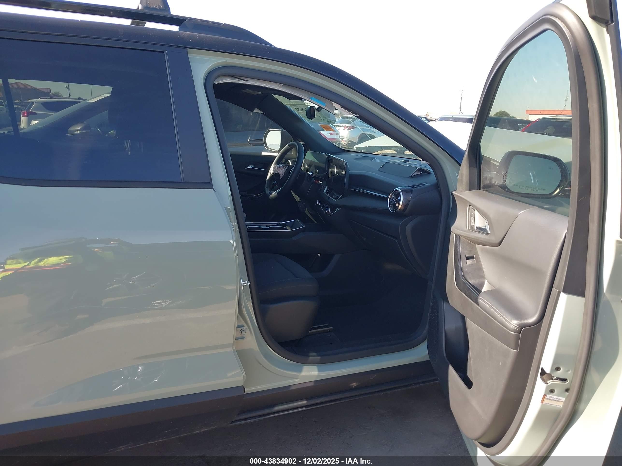 CHEVROLET EQUINOX image 5