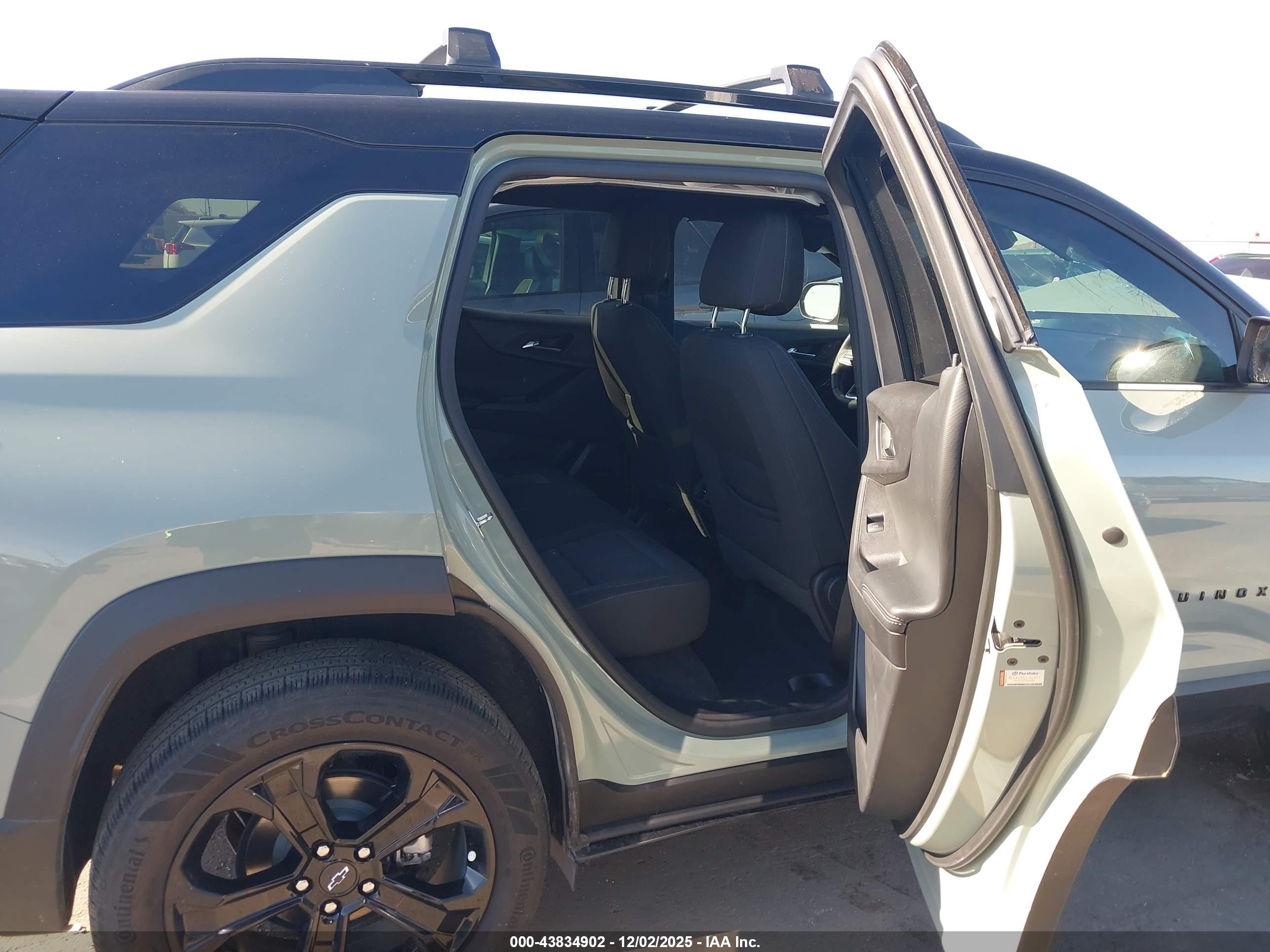 CHEVROLET EQUINOX image 8