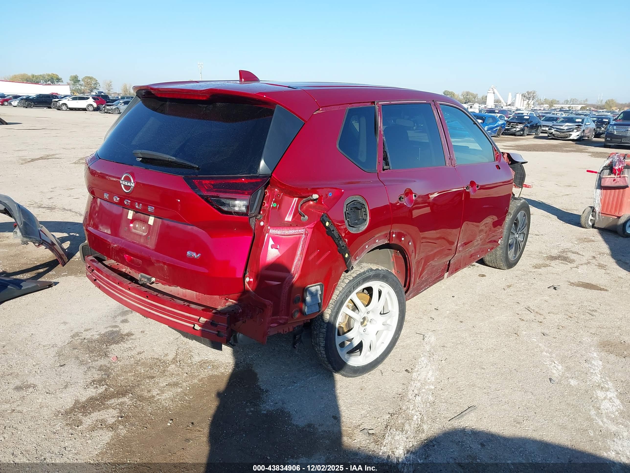 NISSAN ROGUE image 4