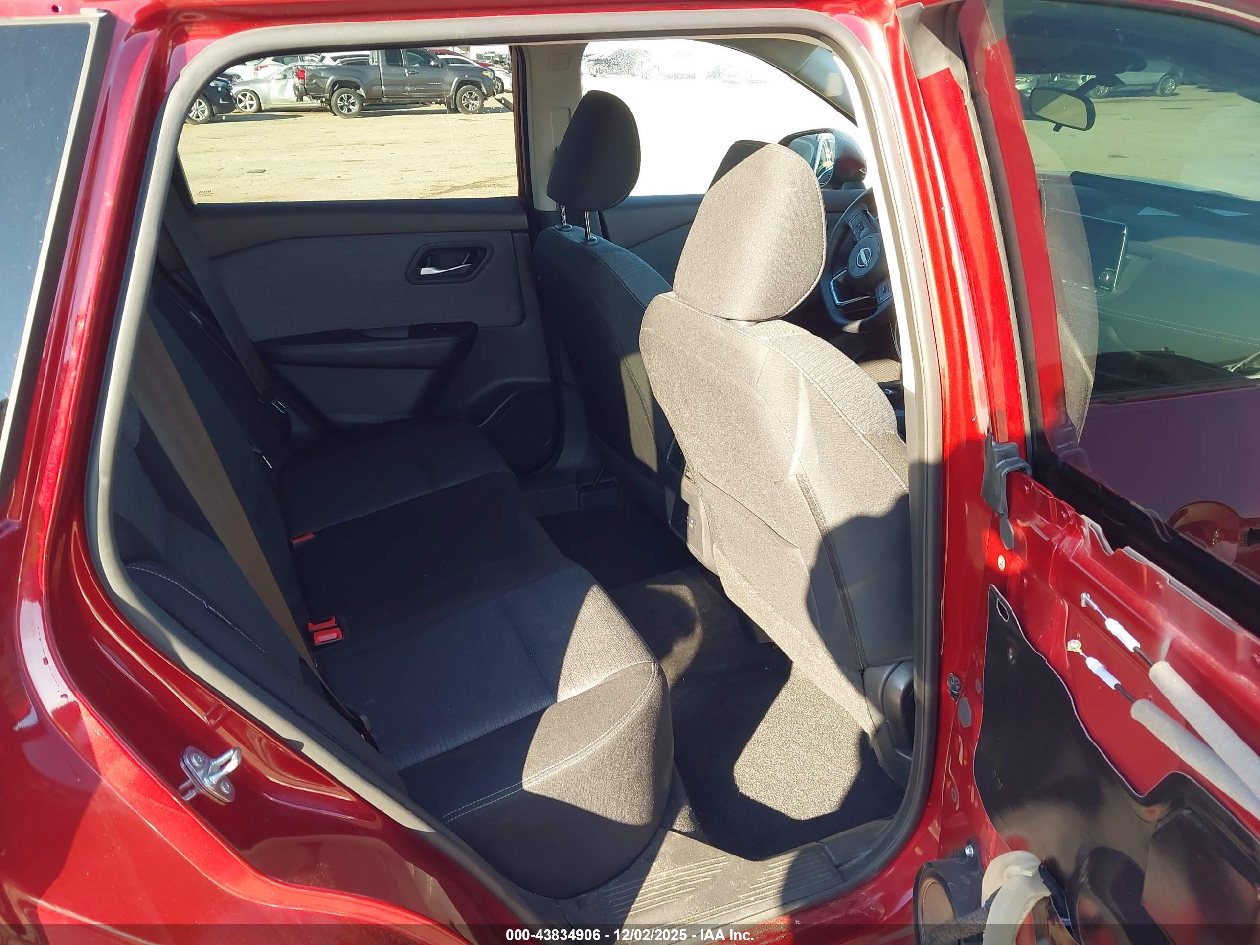 NISSAN ROGUE image 8