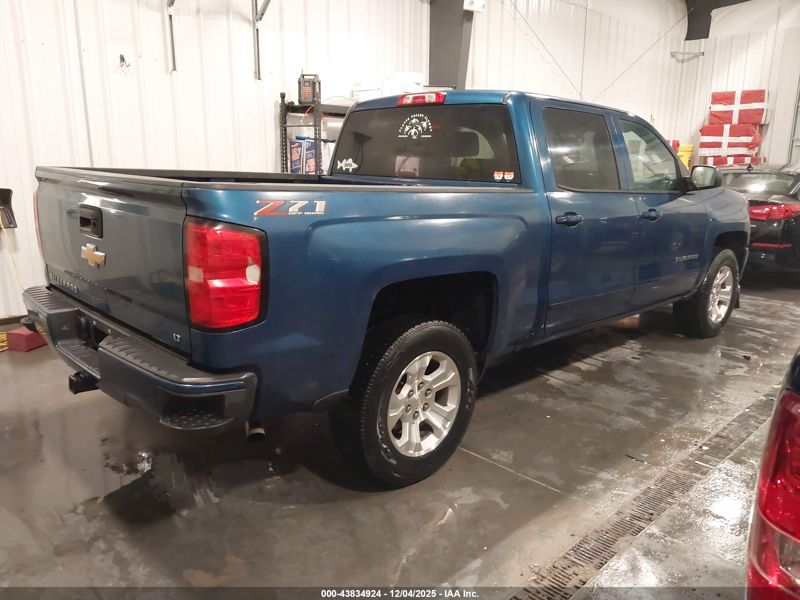 CHEVROLET SILVERADO image 4