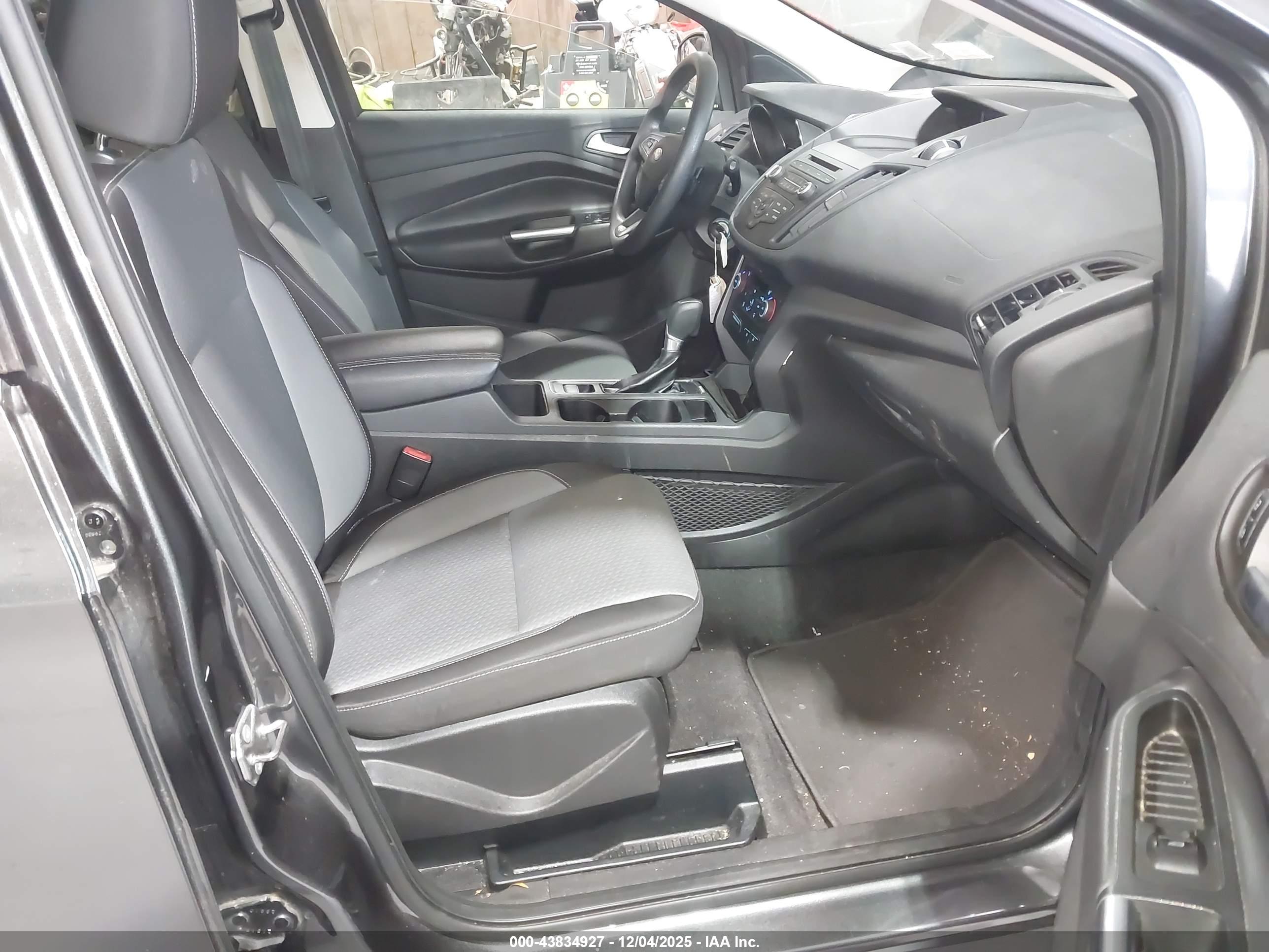 FORD ESCAPE image 5
