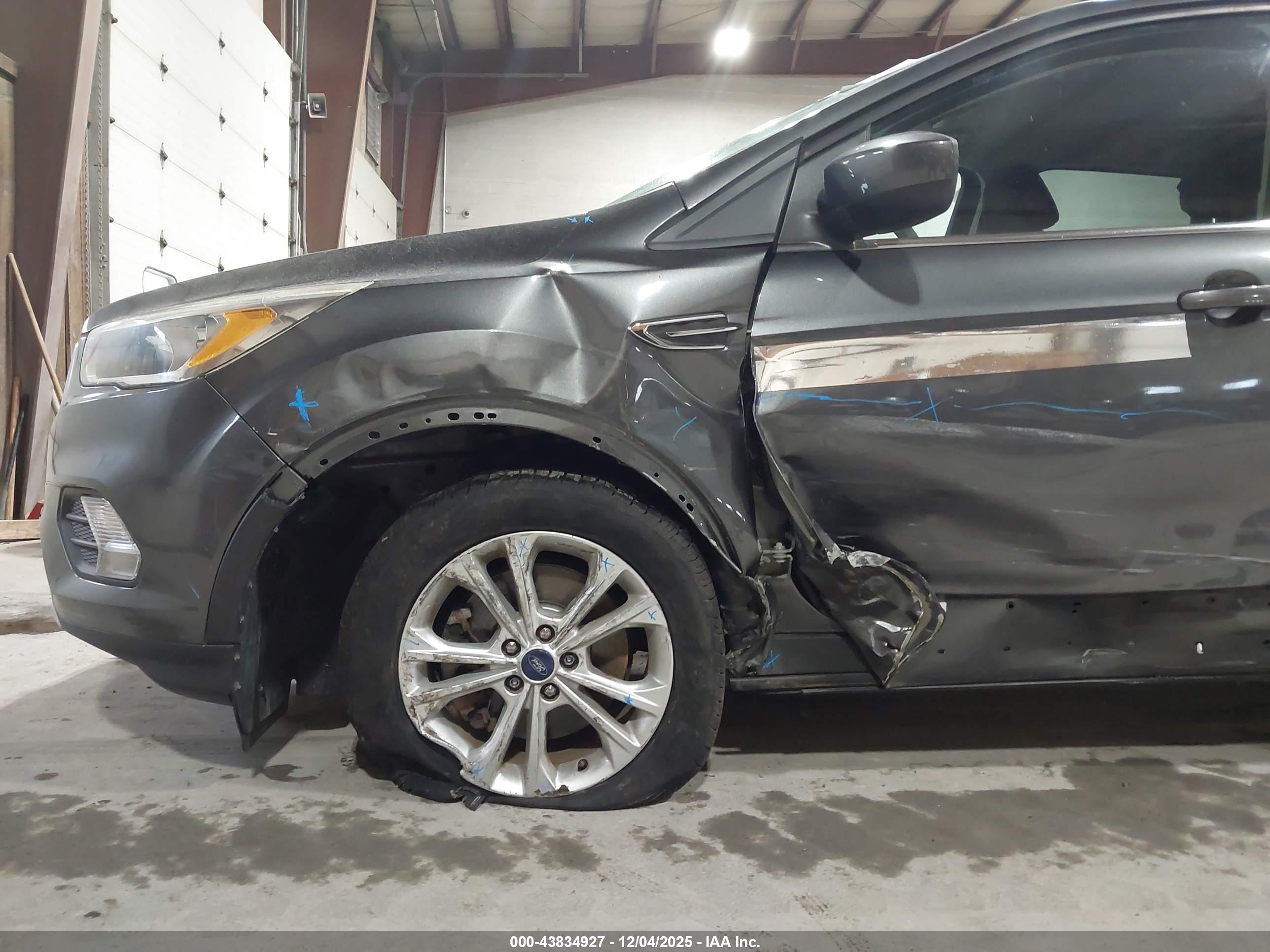 FORD ESCAPE image 6