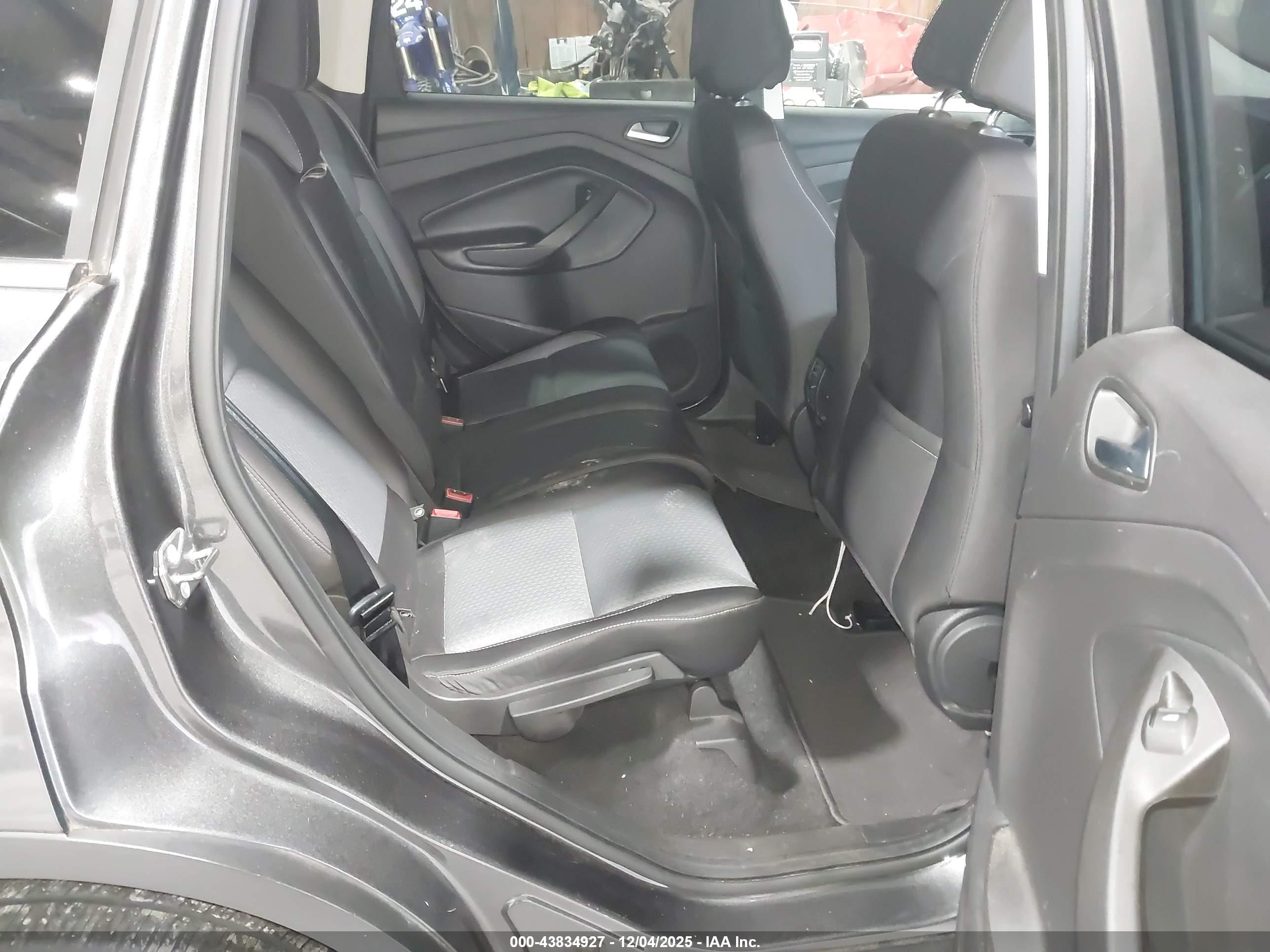 FORD ESCAPE image 8