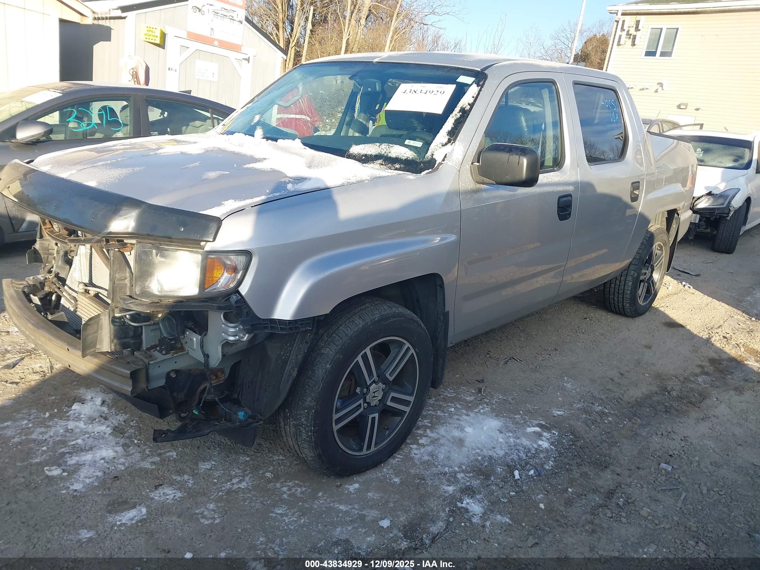 HONDA RIDGELINE image 2