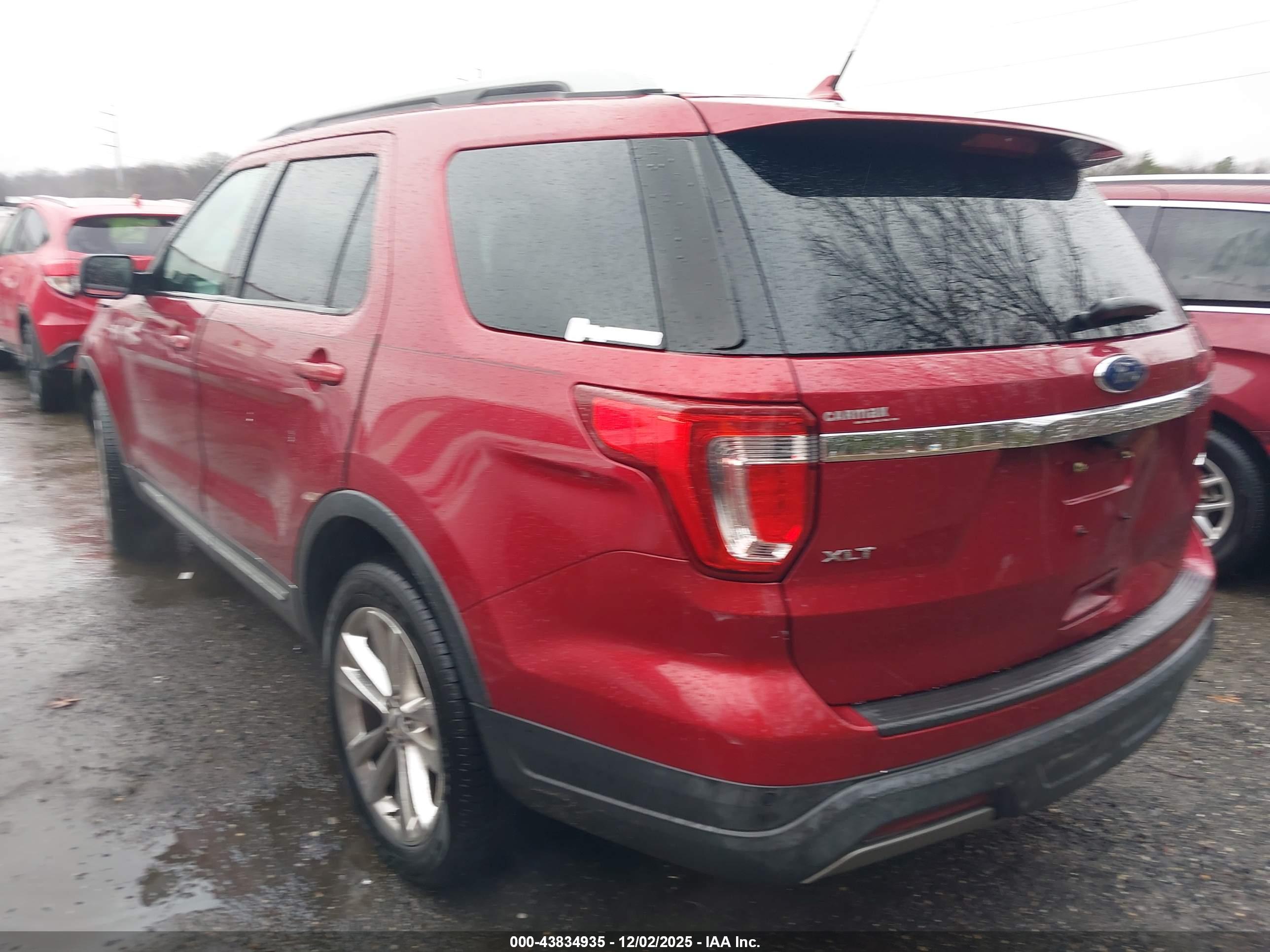 FORD EXPLORER image 3