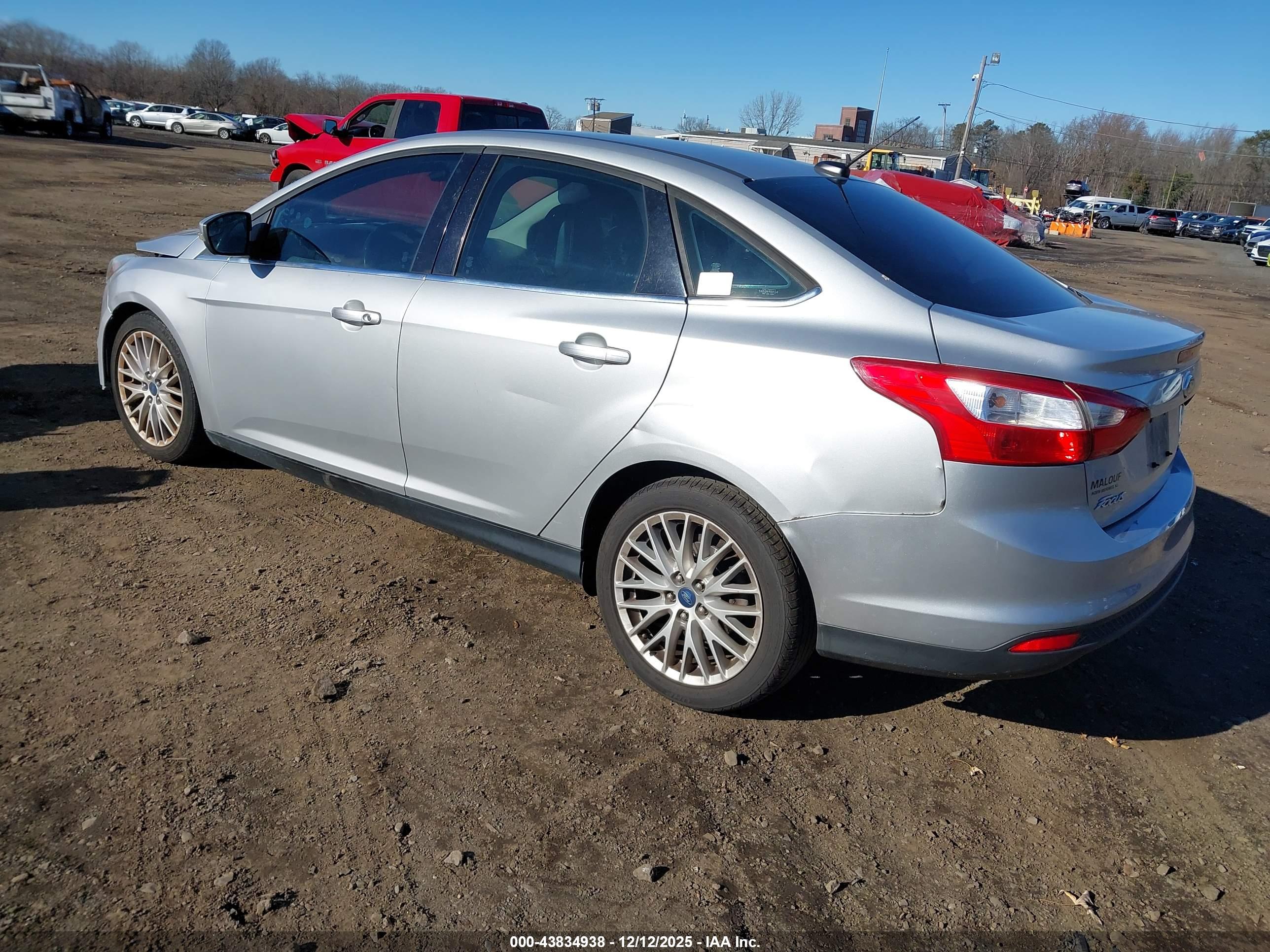FORD FOCUS image 3