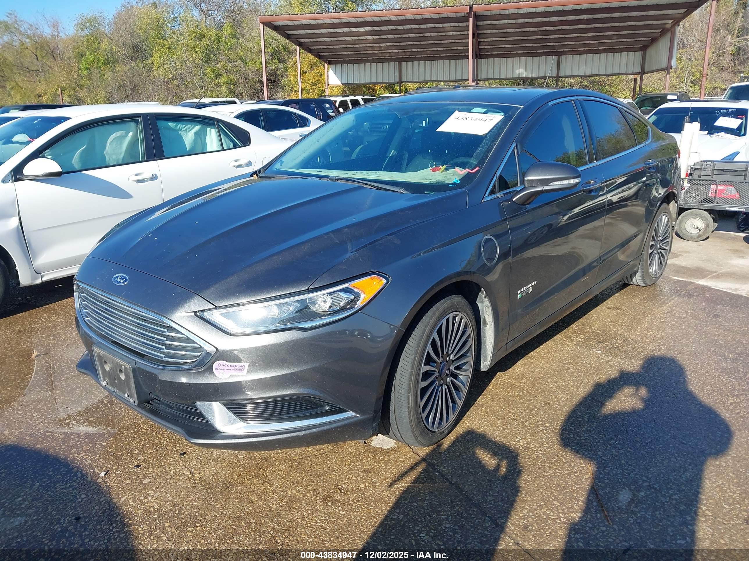 FORD FUSION image 2