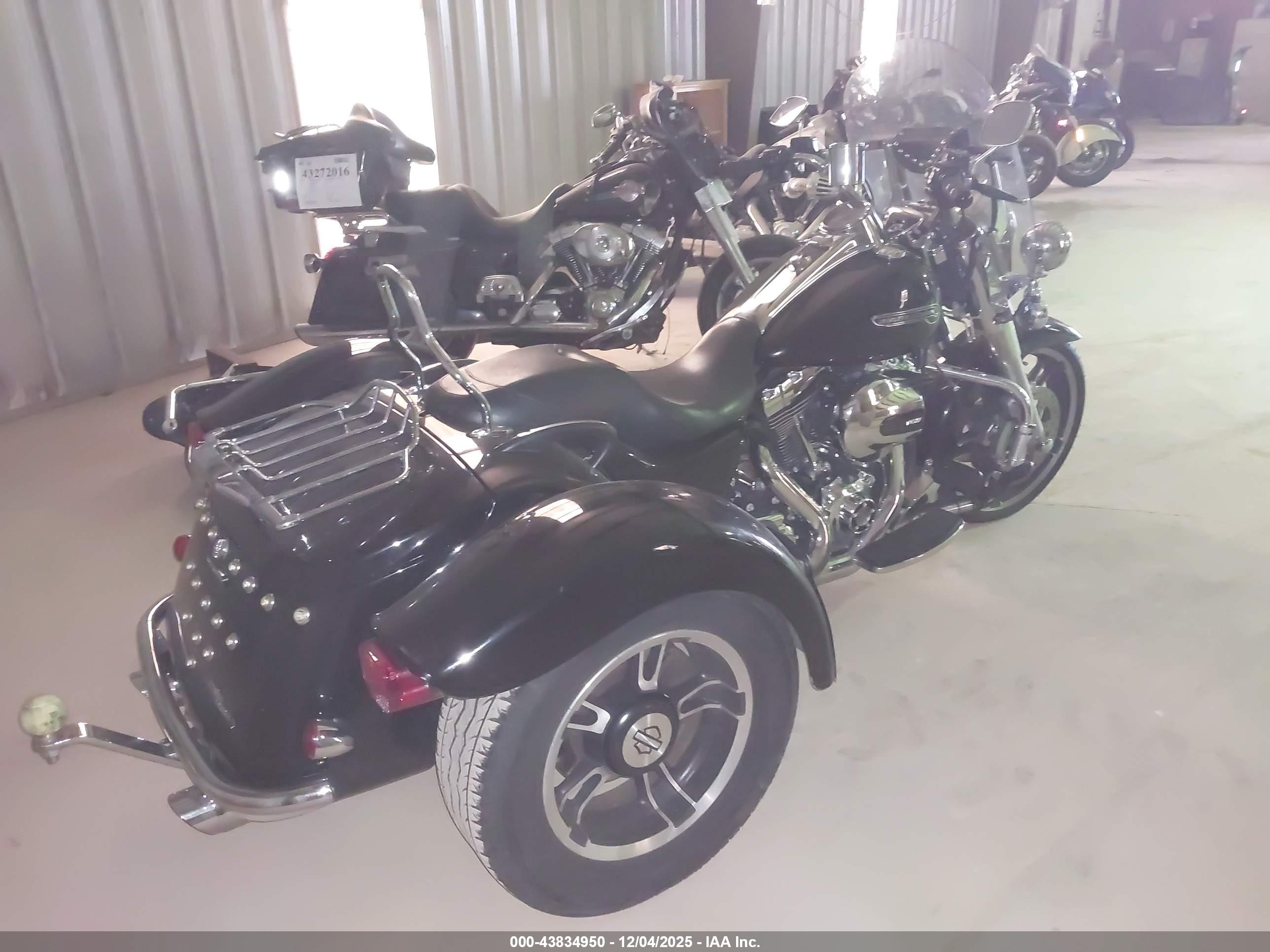 HARLEY-DAVIDSON FLRT image 4