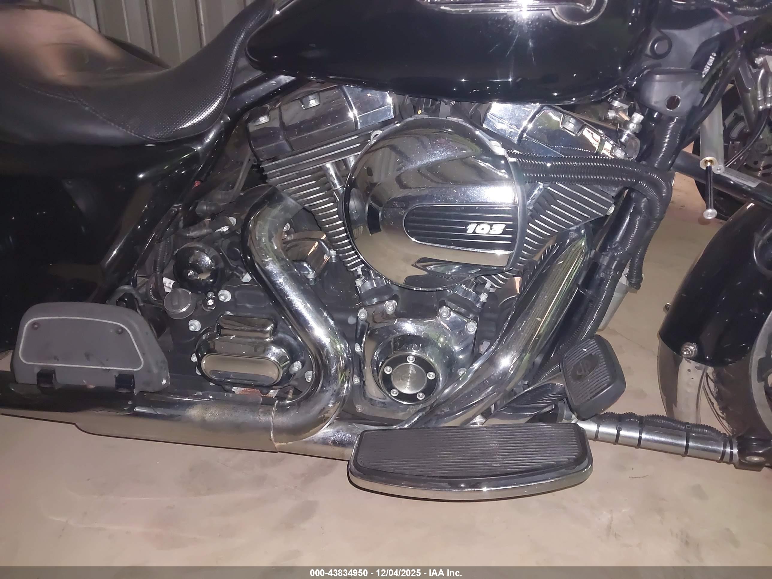 HARLEY-DAVIDSON FLRT image 8