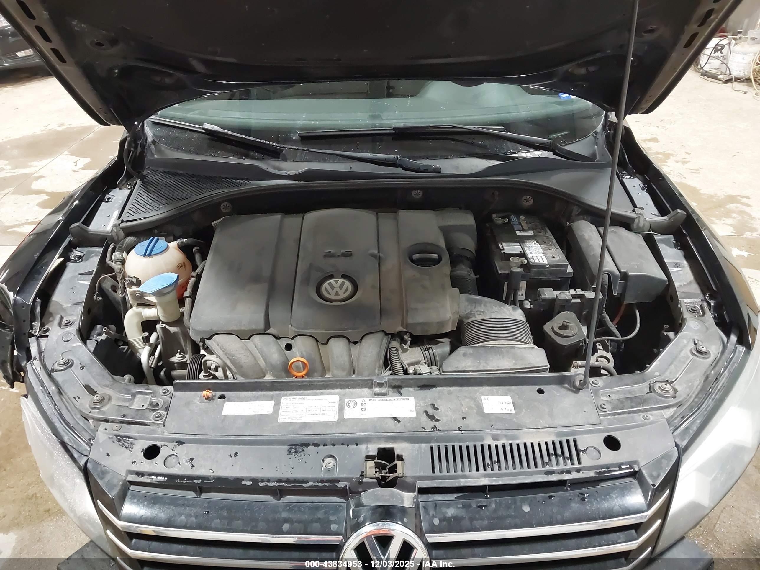VOLKSWAGEN PASSAT image 10