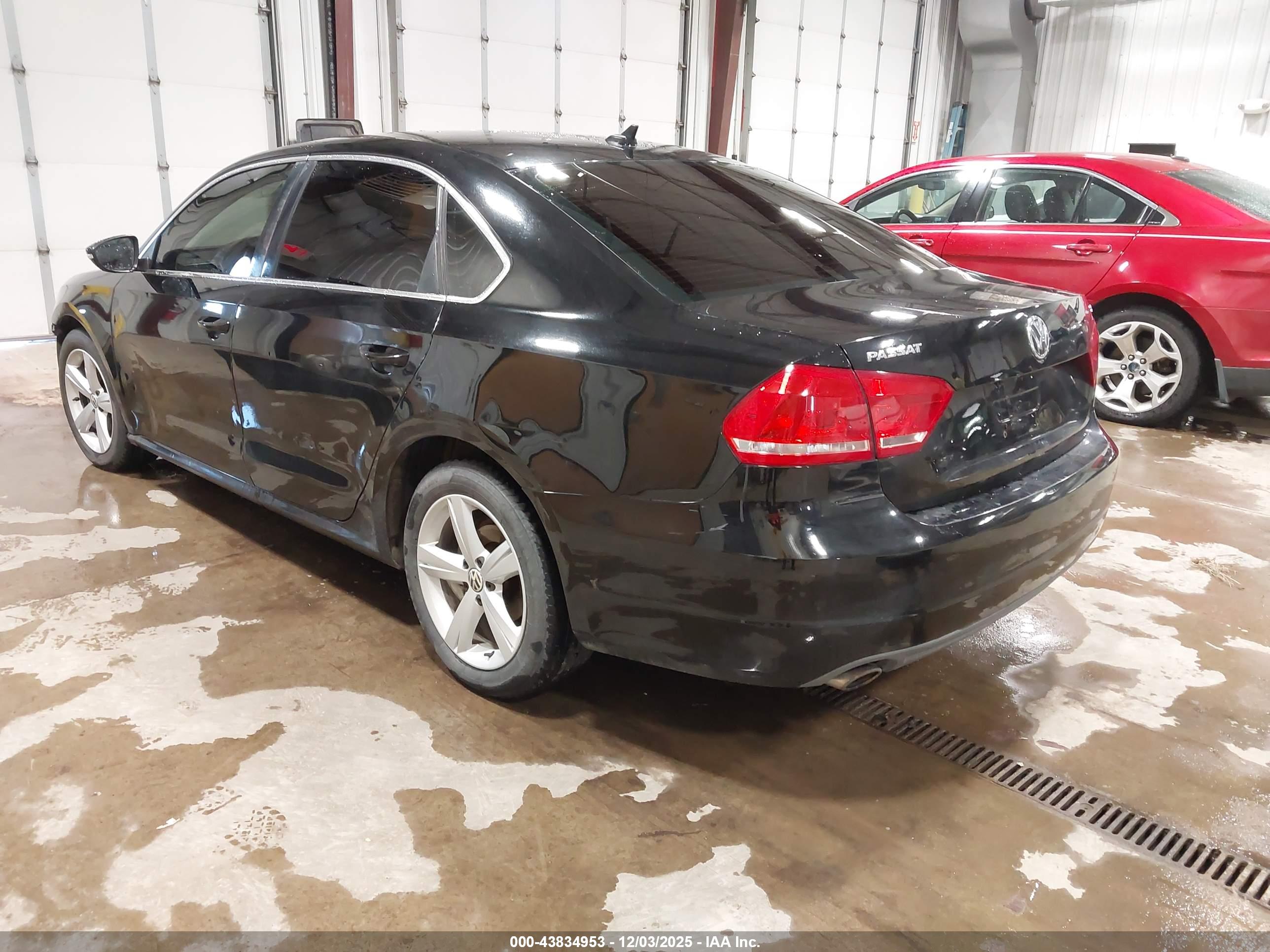 VOLKSWAGEN PASSAT image 3
