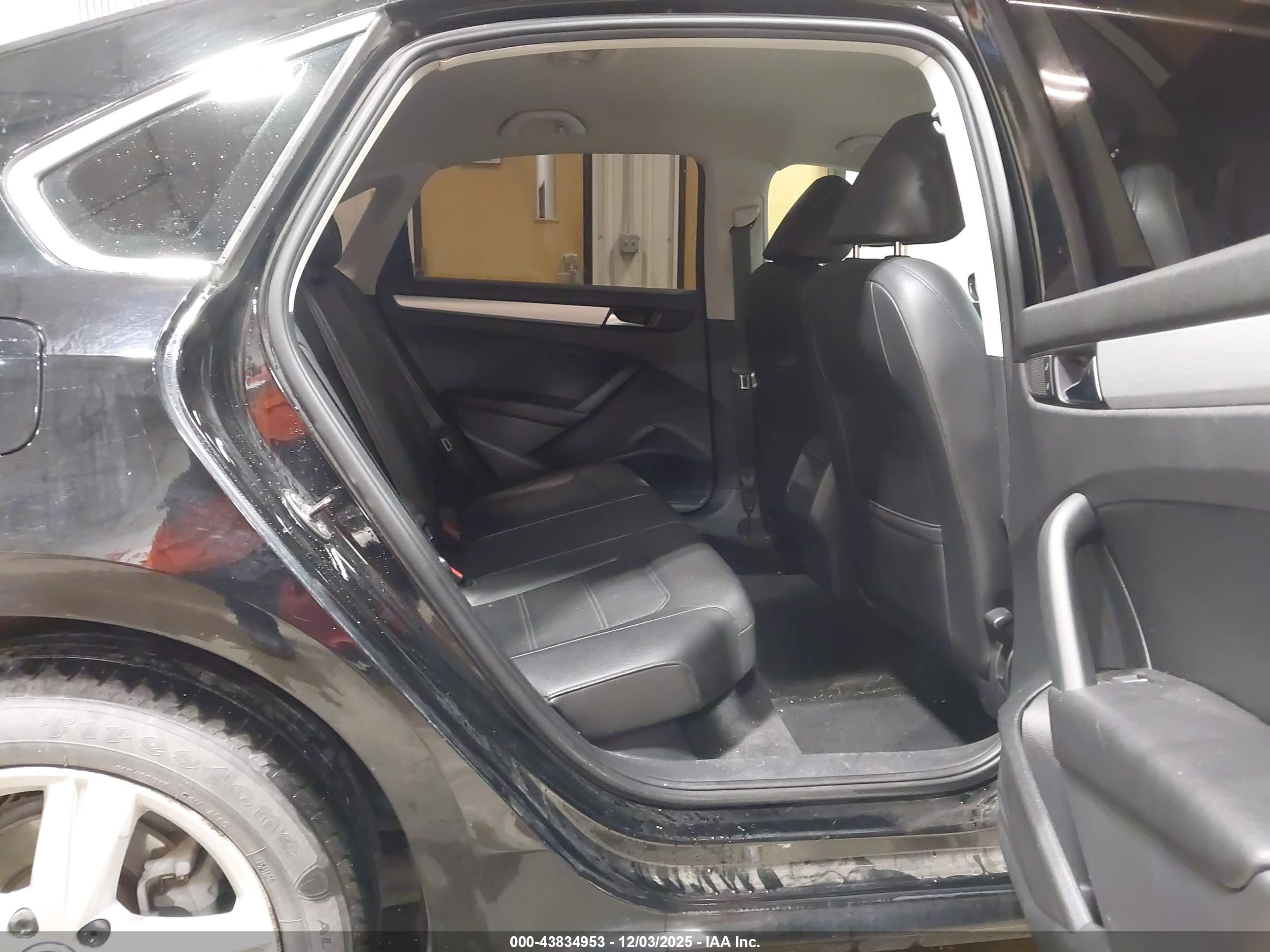 VOLKSWAGEN PASSAT image 8