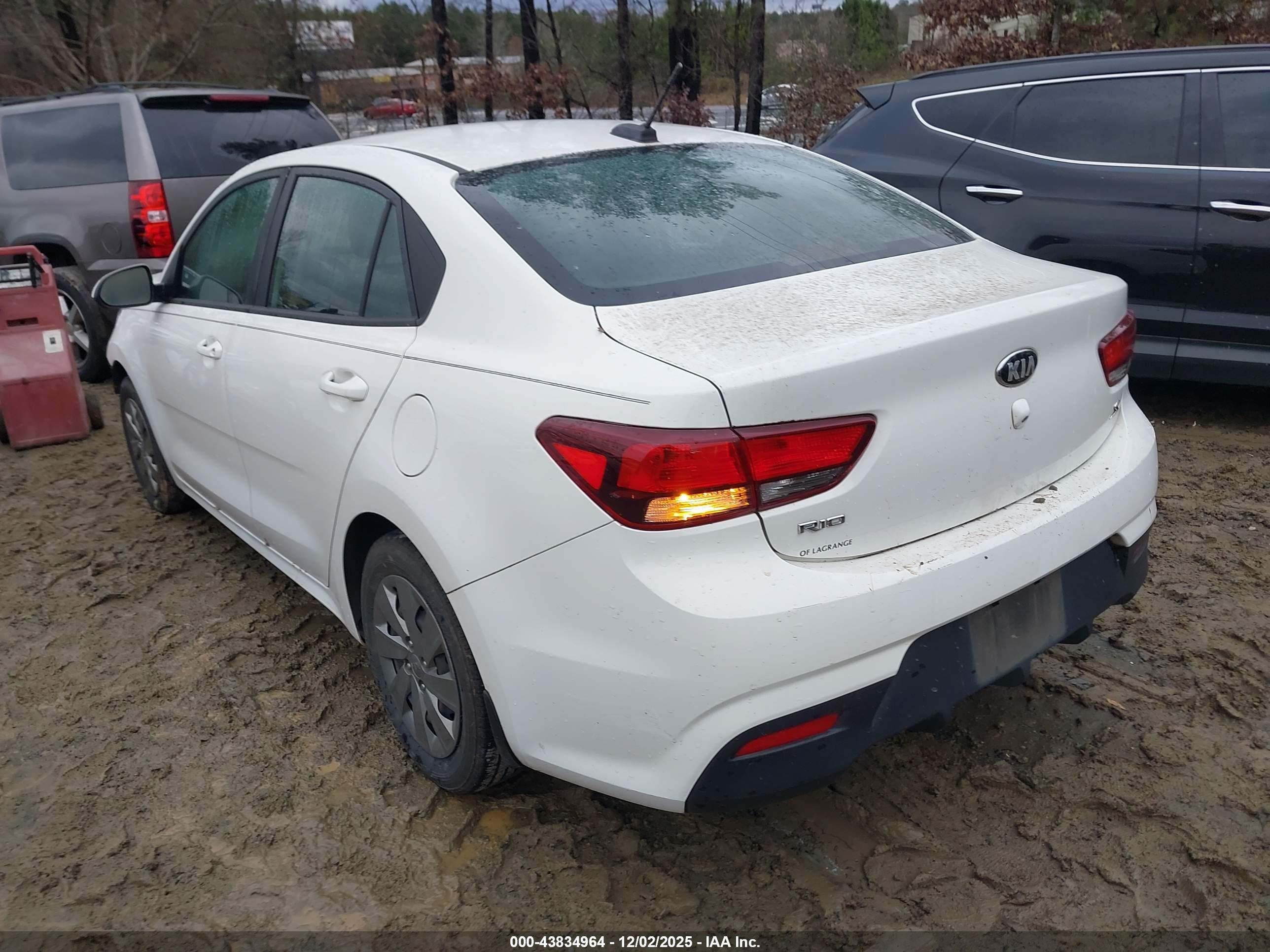 KIA RIO image 3