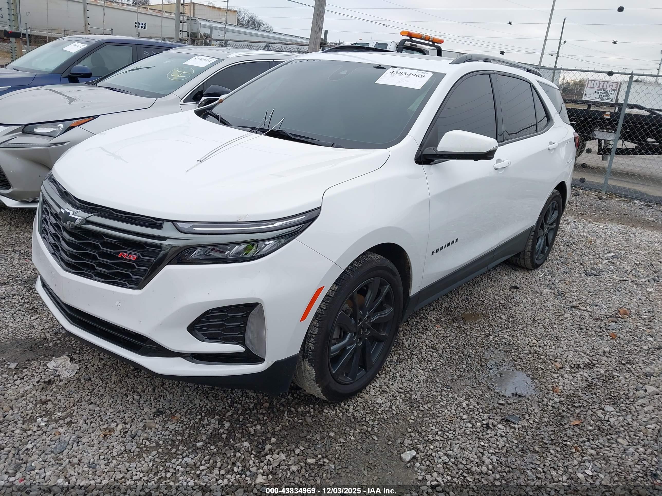 CHEVROLET EQUINOX image 2