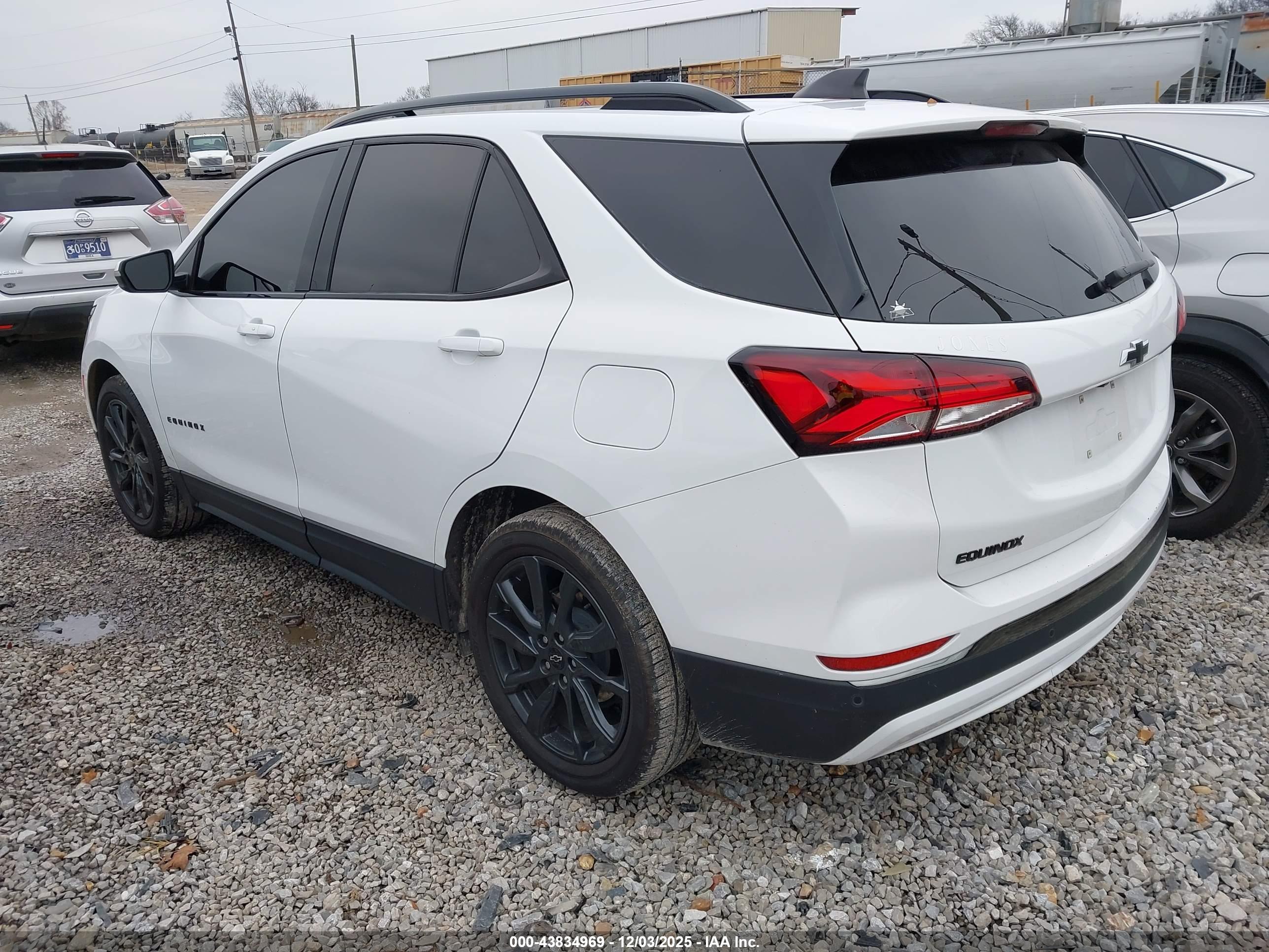 CHEVROLET EQUINOX image 3