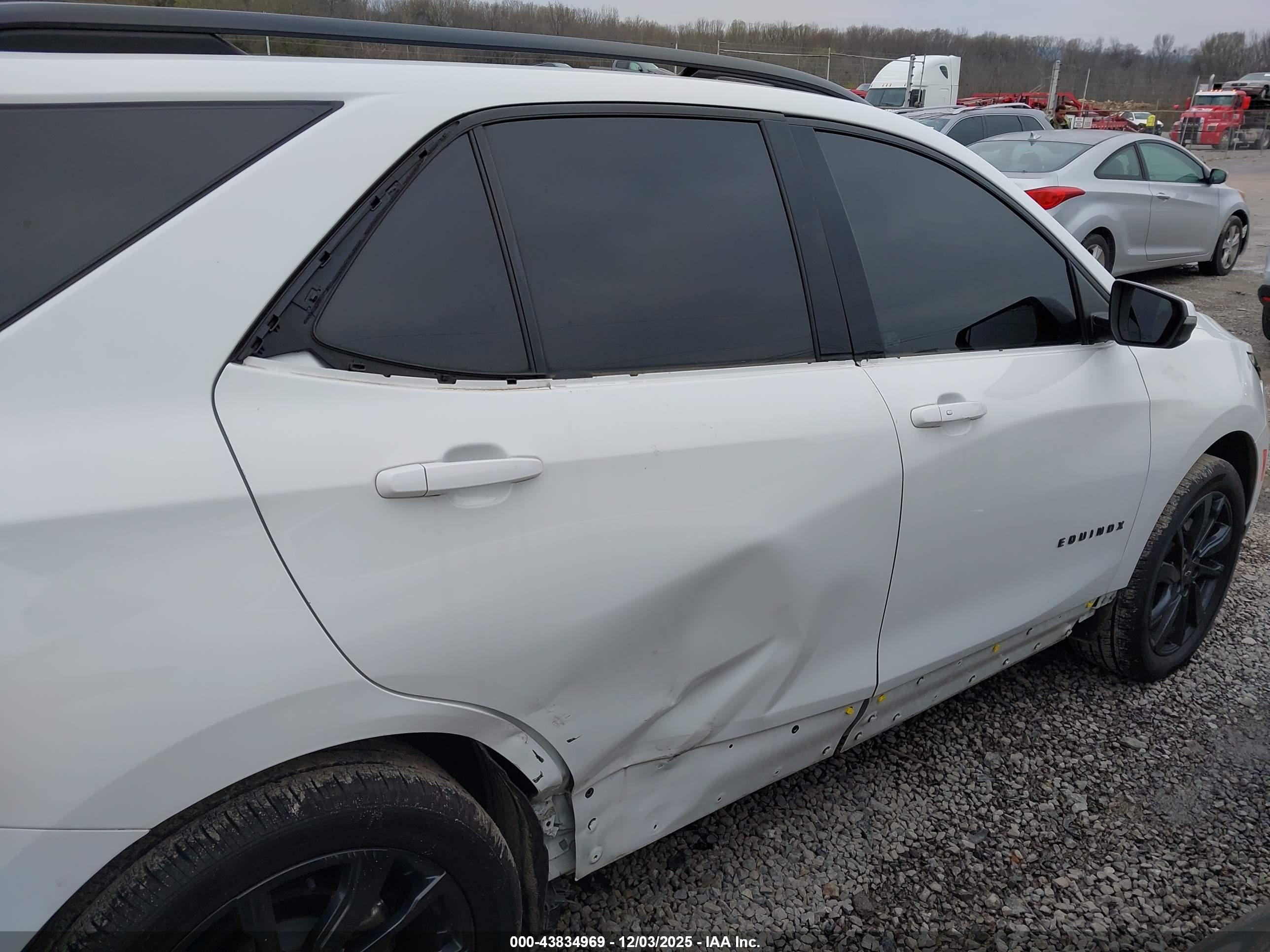 CHEVROLET EQUINOX image 6