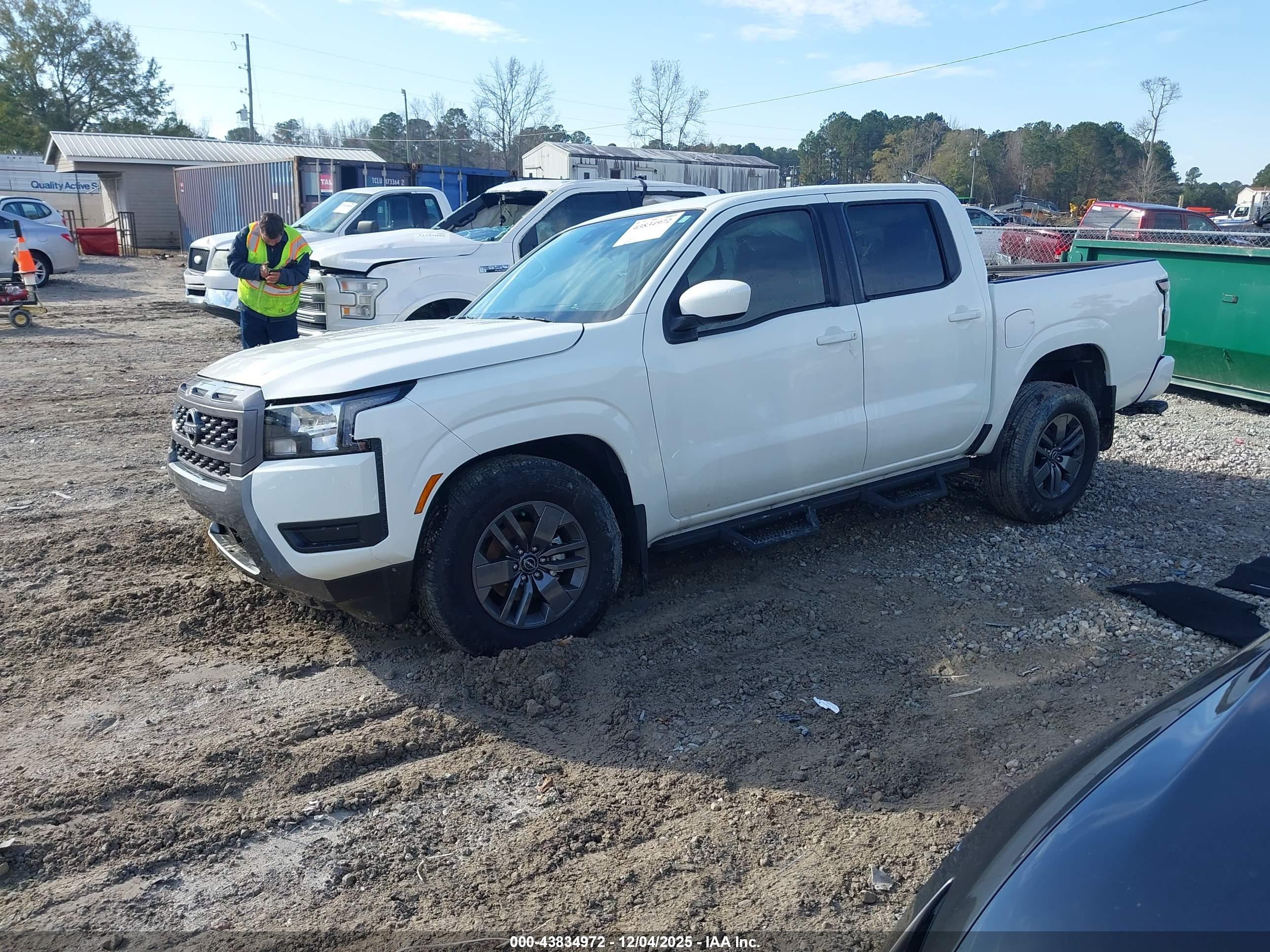 NISSAN FRONTIER image 2
