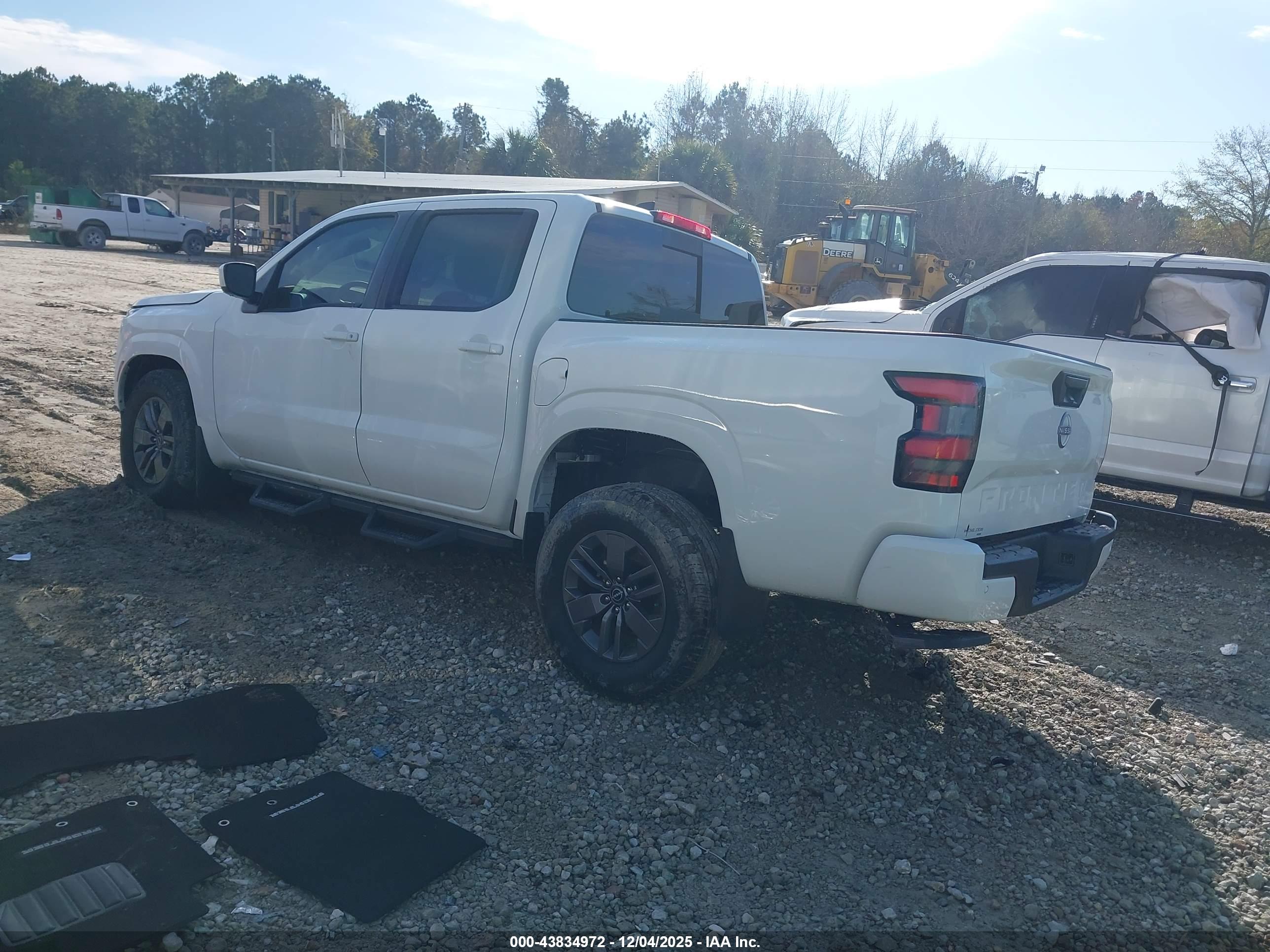 NISSAN FRONTIER image 3