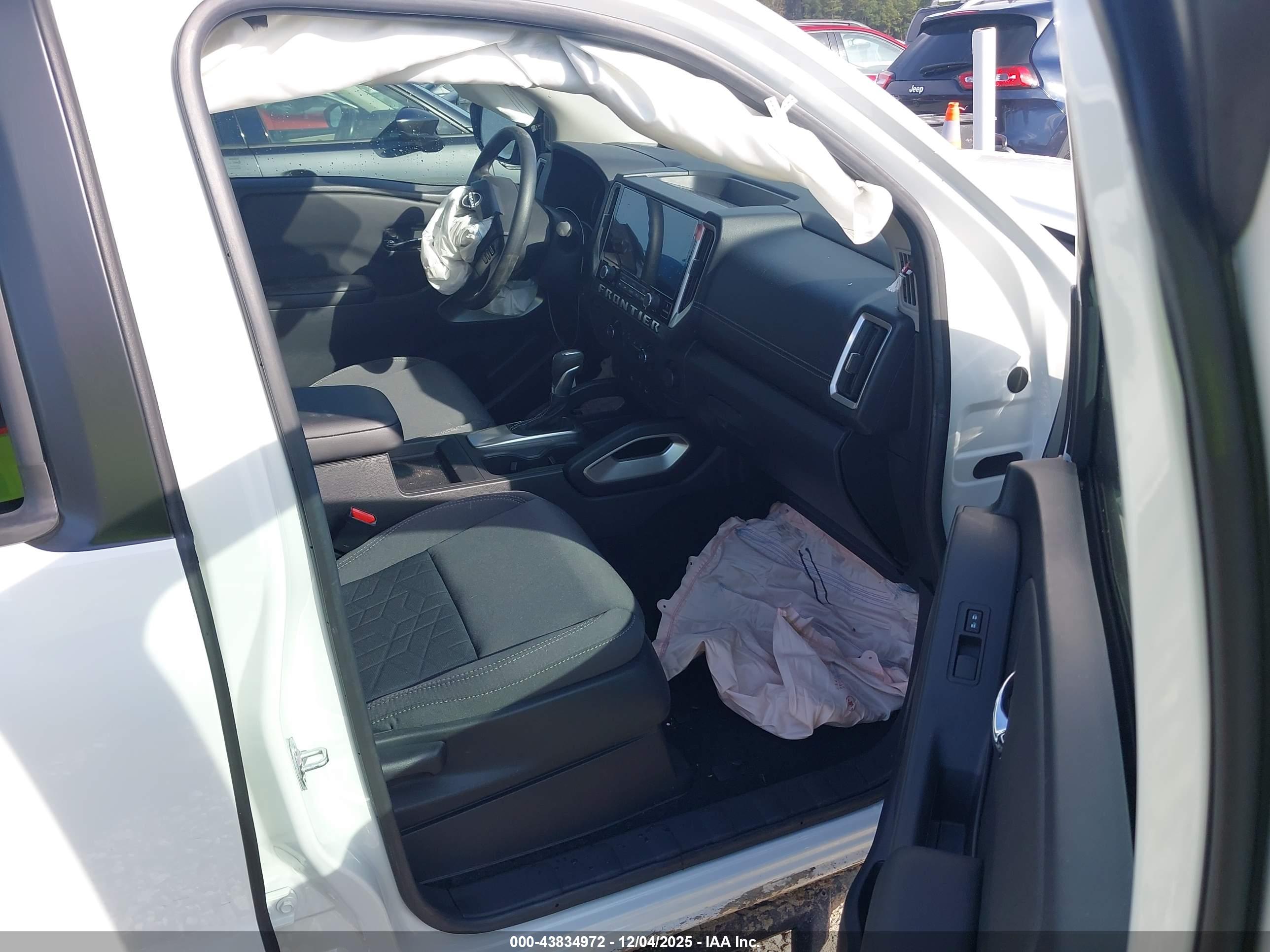 NISSAN FRONTIER image 5