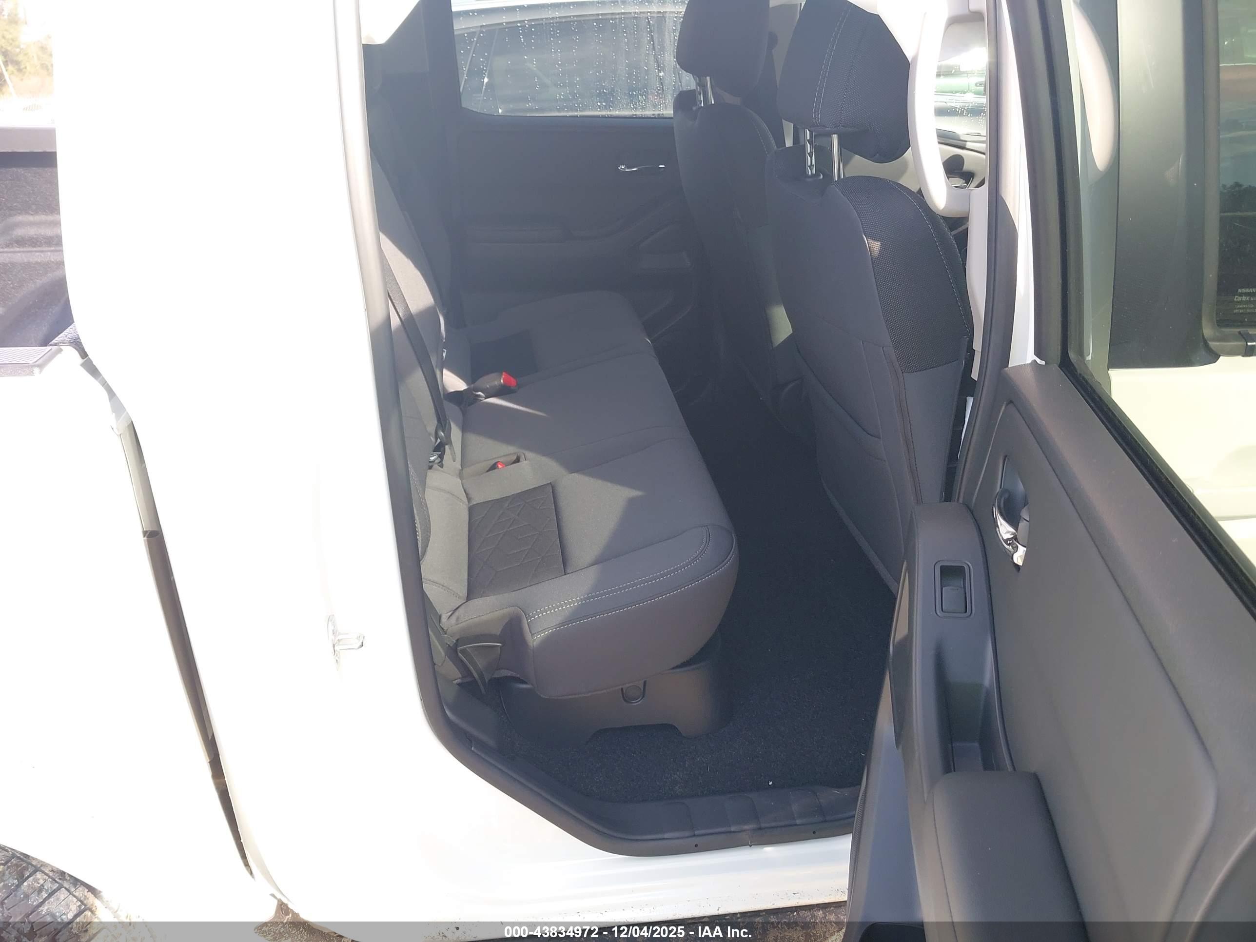NISSAN FRONTIER image 8
