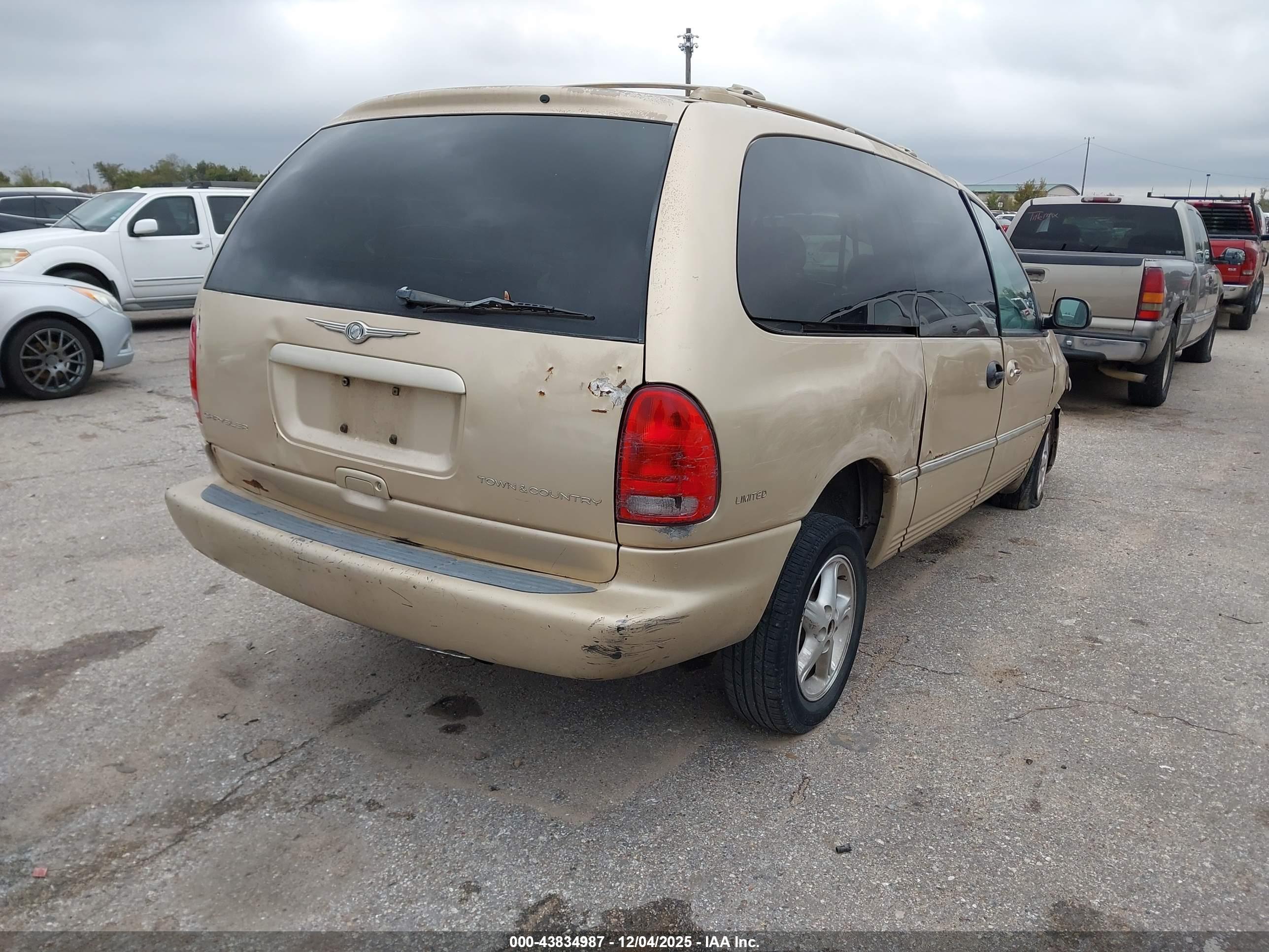 CHRYSLER TOWN image 4